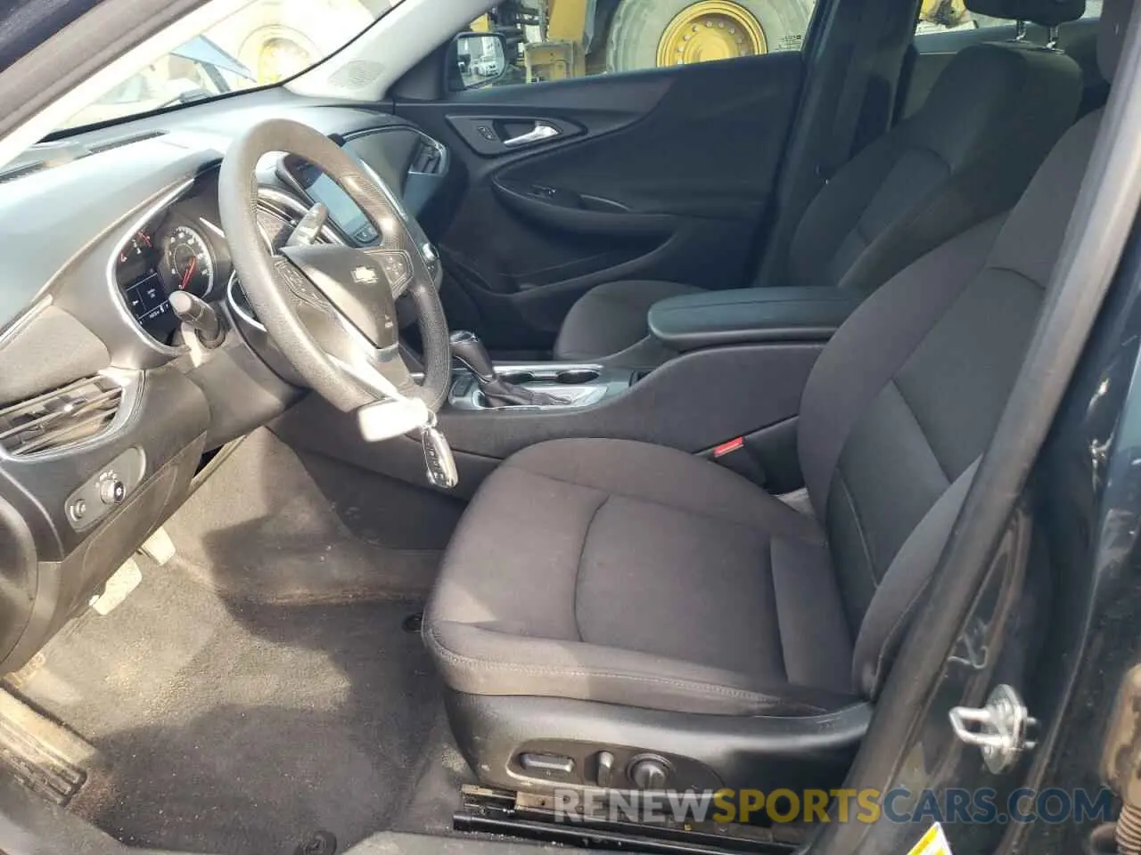 7 fotografías del automóvil dañado 1G1ZD5ST3KF128340 CHEVROLET MALIBU 2019