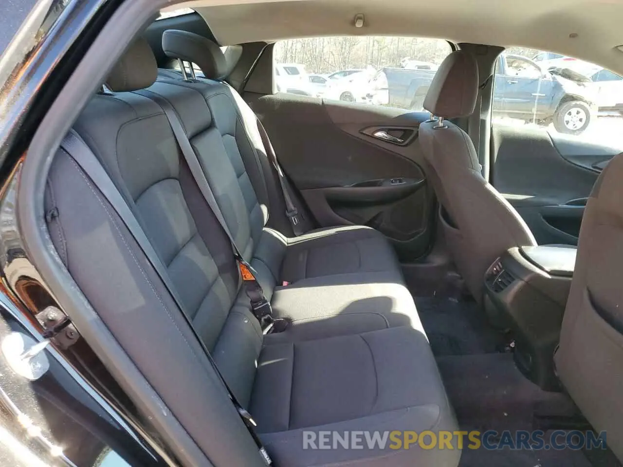 10 fotografías del automóvil dañado 1G1ZD5ST3KF158440 CHEVROLET MALIBU 2019