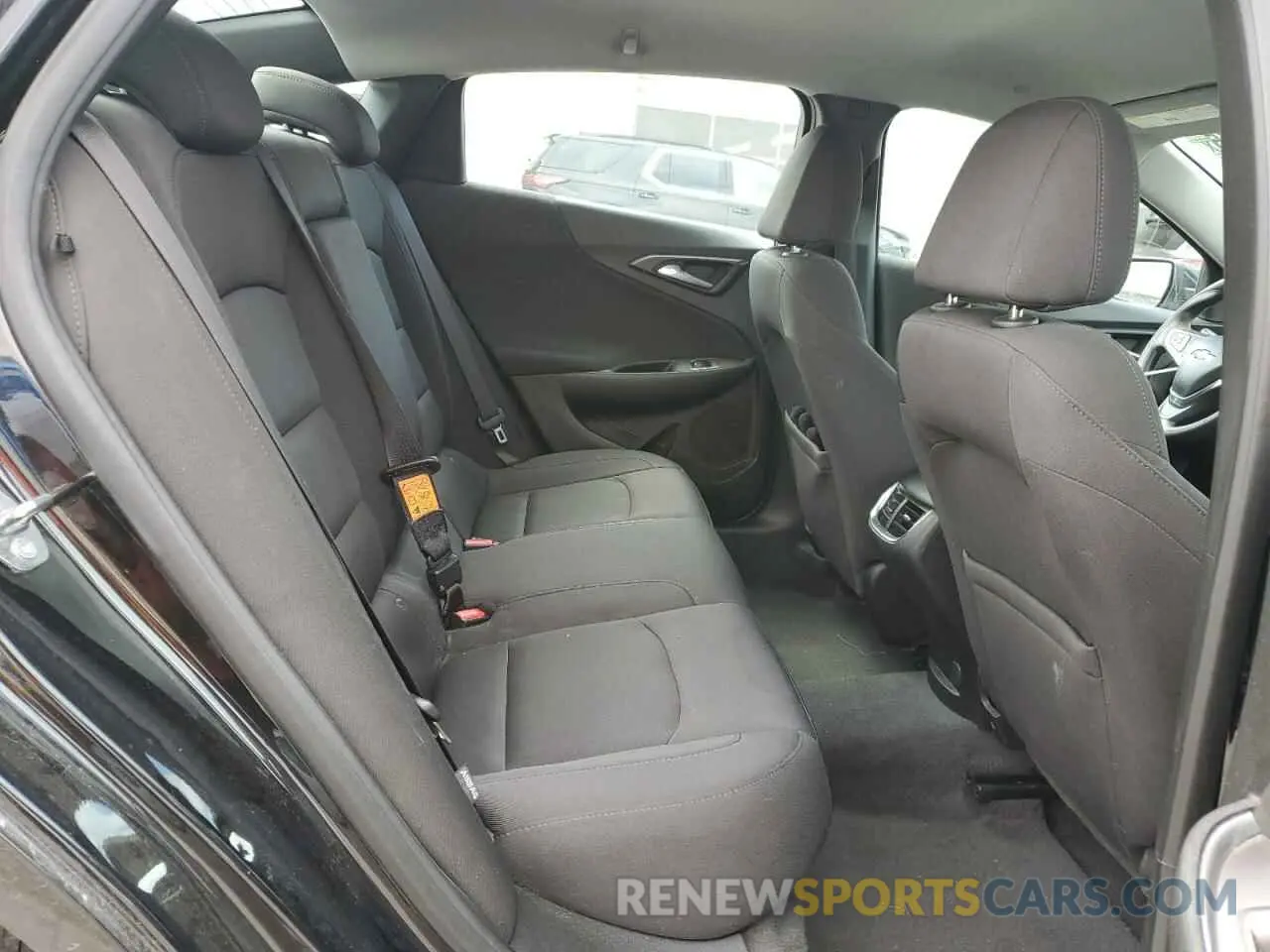 10 fotografías del automóvil dañado 1G1ZD5ST3KF176713 CHEVROLET MALIBU 2019