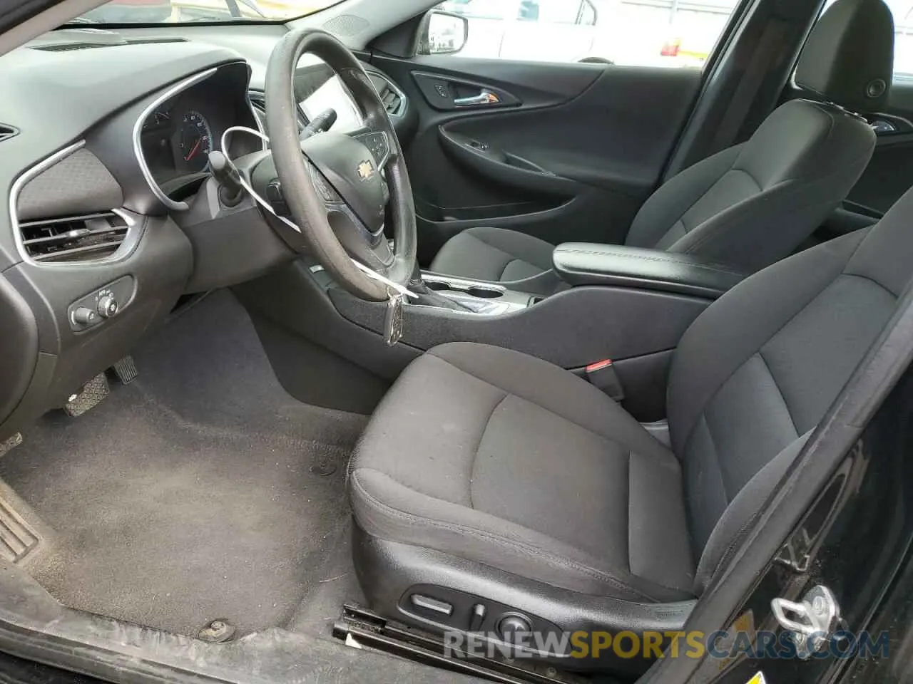 7 fotografías del automóvil dañado 1G1ZD5ST3KF176713 CHEVROLET MALIBU 2019