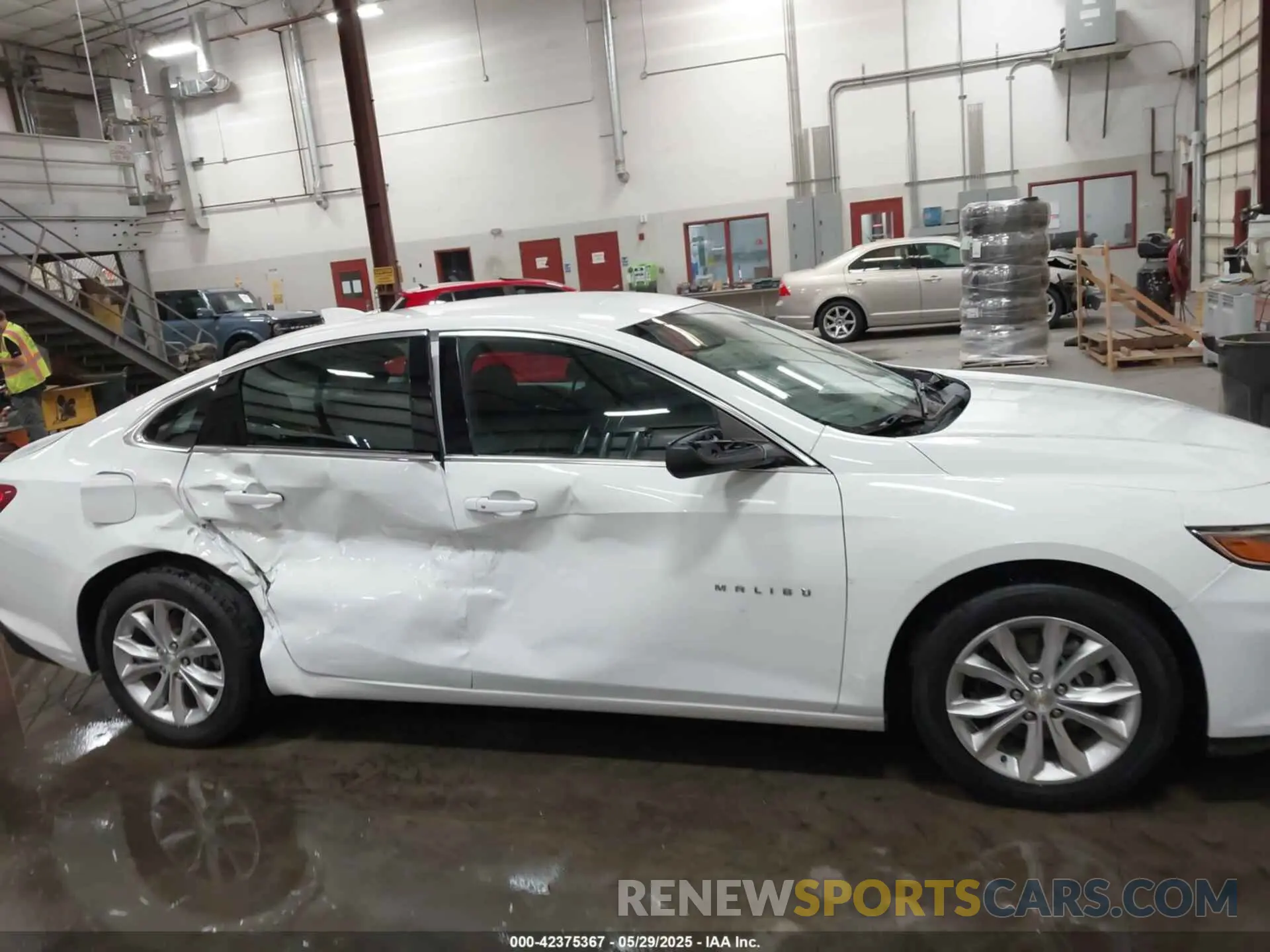12 fotografías del automóvil dañado 1G1ZD5ST3KF215722 CHEVROLET MALIBU 2019