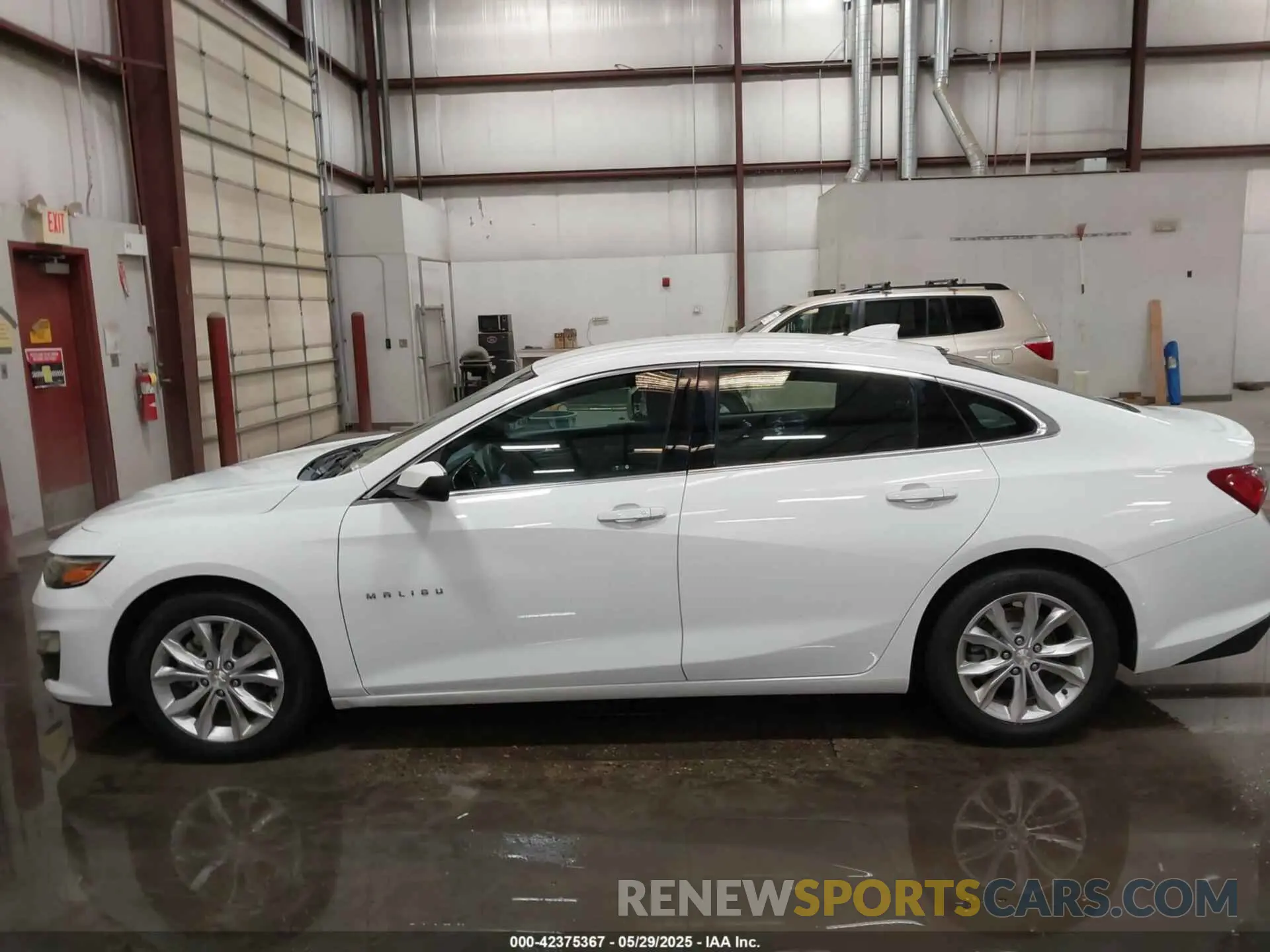 13 fotografías del automóvil dañado 1G1ZD5ST3KF215722 CHEVROLET MALIBU 2019