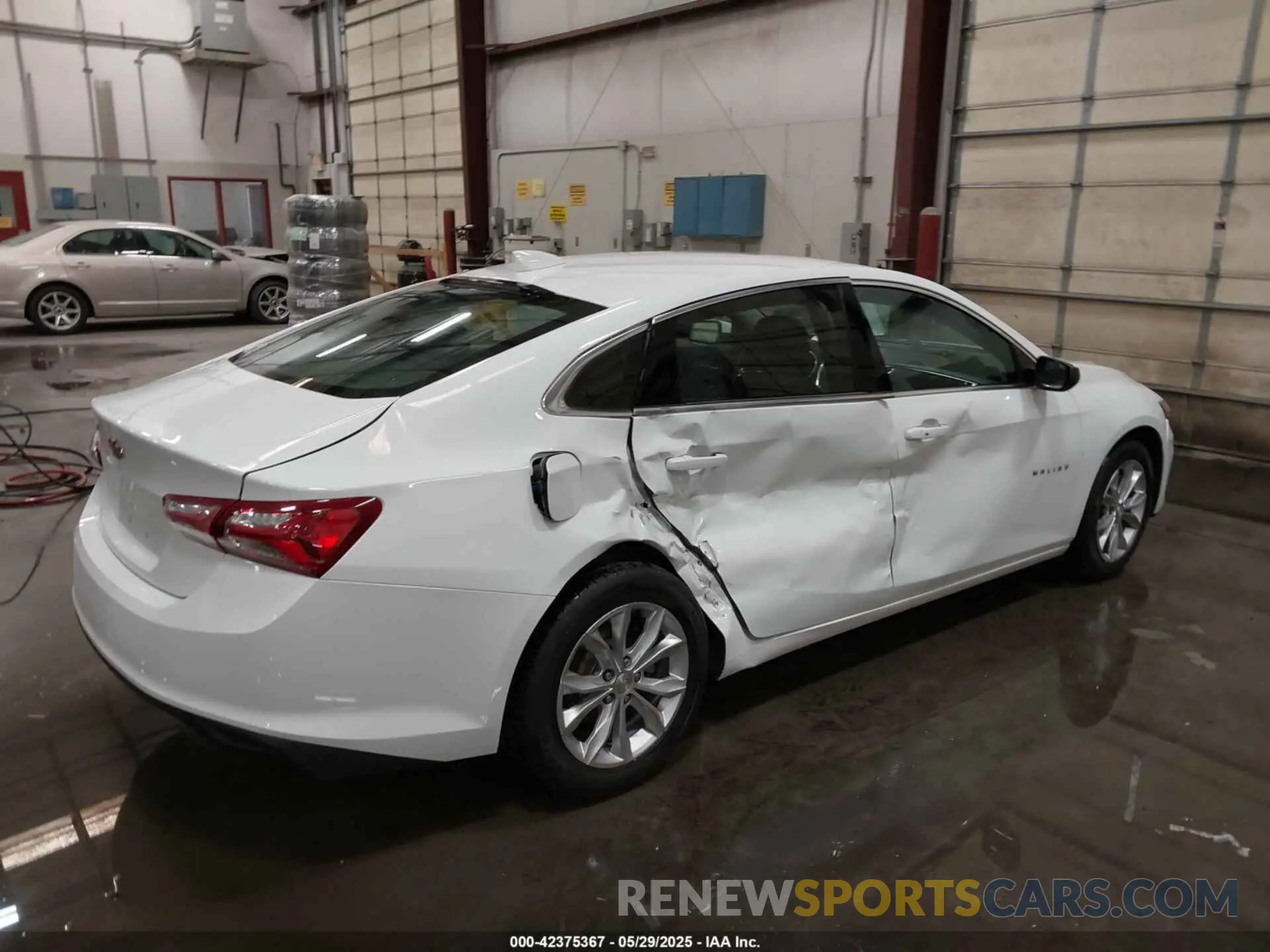 4 fotografías del automóvil dañado 1G1ZD5ST3KF215722 CHEVROLET MALIBU 2019