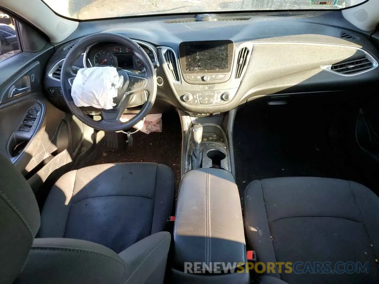 8 fotografías del automóvil dañado 1G1ZD5ST4KF118108 CHEVROLET MALIBU 2019
