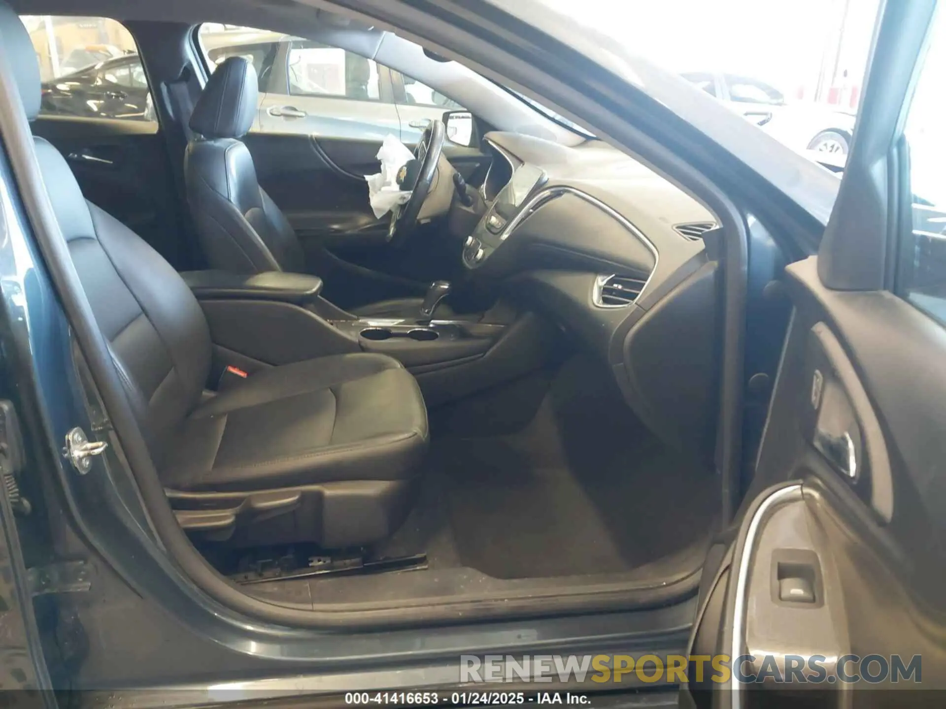 5 fotografías del automóvil dañado 1G1ZD5ST4KF126483 CHEVROLET MALIBU 2019