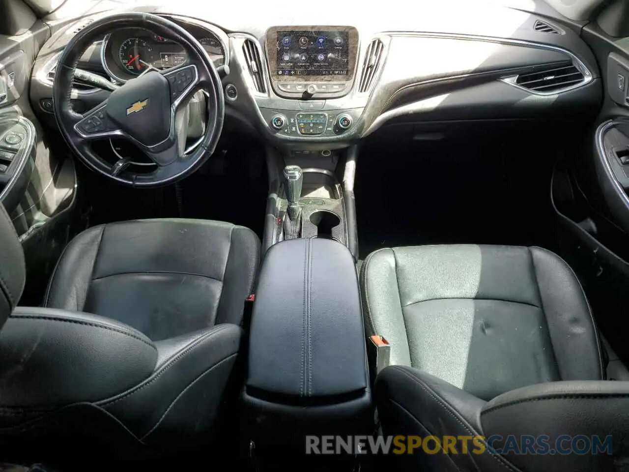 8 fotografías del automóvil dañado 1G1ZD5ST4KF133465 CHEVROLET MALIBU 2019