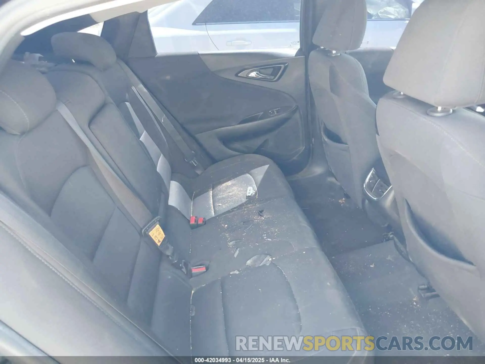 8 fotografías del automóvil dañado 1G1ZD5ST4KF155367 CHEVROLET MALIBU 2019