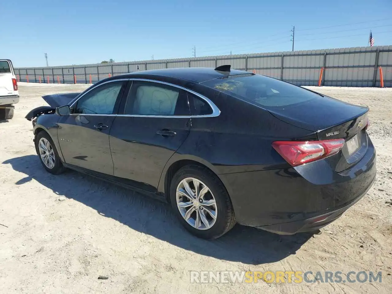 2 fotografías del automóvil dañado 1G1ZD5ST4KF155577 CHEVROLET MALIBU 2019
