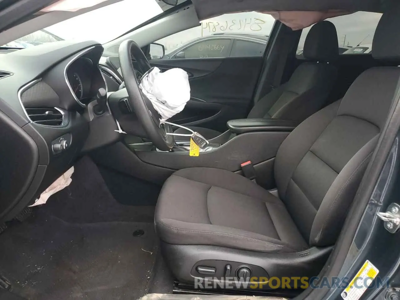 7 fotografías del automóvil dañado 1G1ZD5ST4KF167759 CHEVROLET MALIBU 2019