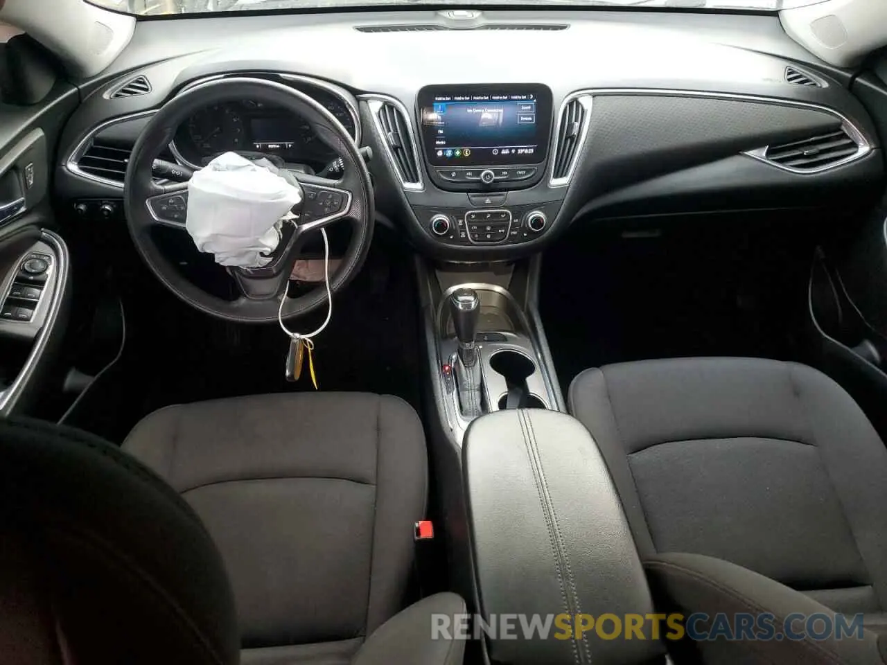 8 fotografías del automóvil dañado 1G1ZD5ST4KF167759 CHEVROLET MALIBU 2019