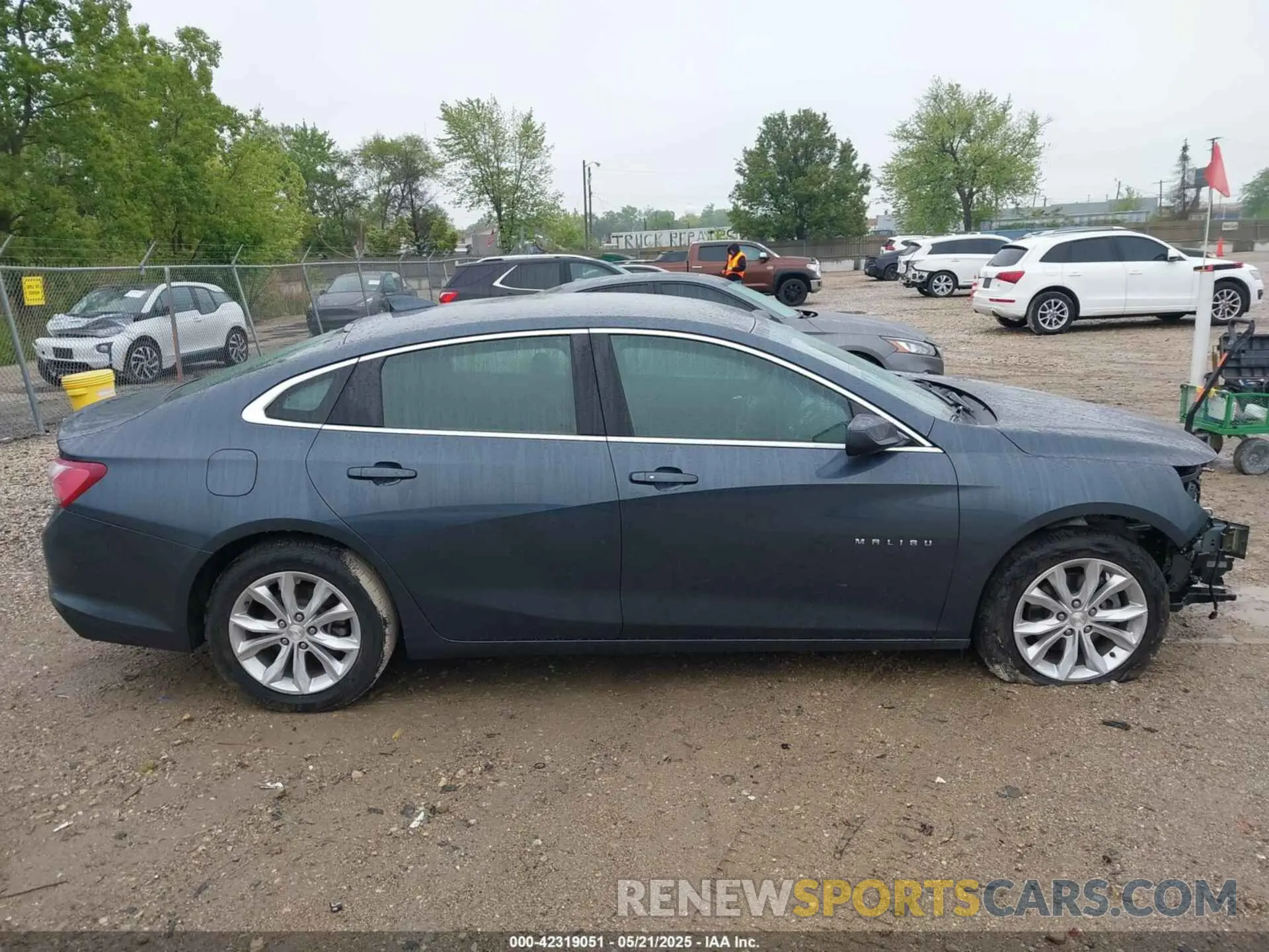 13 fotografías del automóvil dañado 1G1ZD5ST4KF179636 CHEVROLET MALIBU 2019