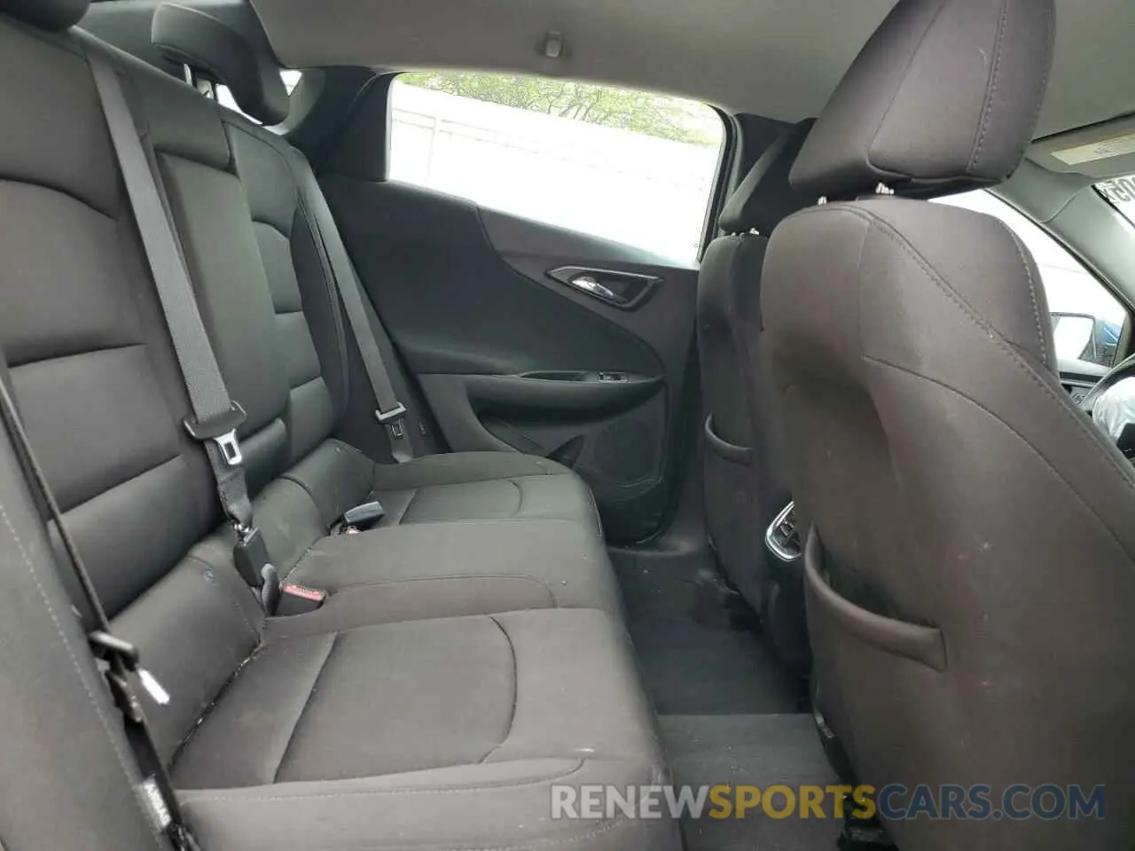 10 fotografías del automóvil dañado 1G1ZD5ST4KF189521 CHEVROLET MALIBU 2019