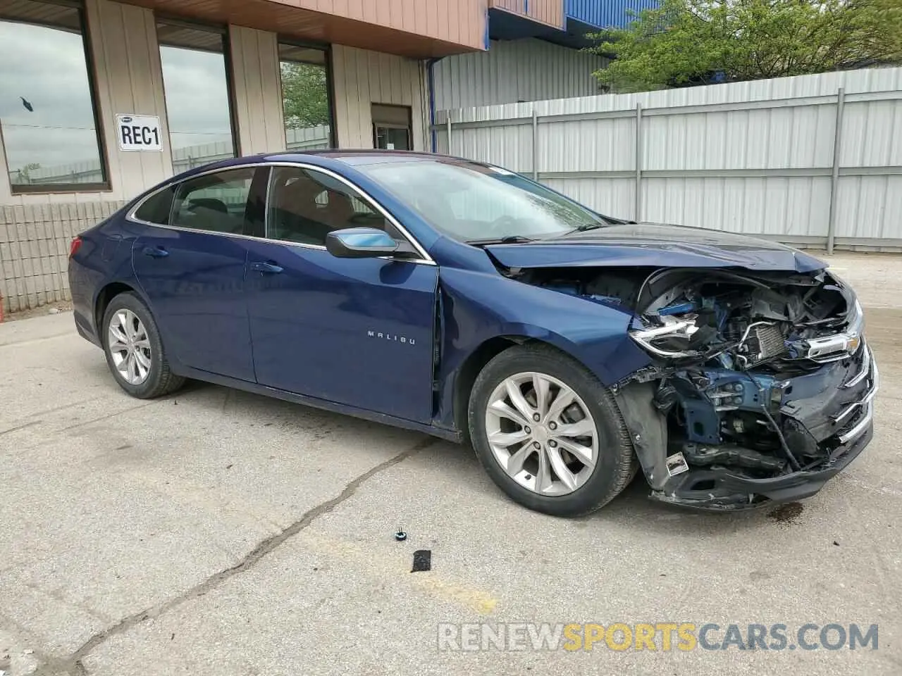 4 fotografías del automóvil dañado 1G1ZD5ST4KF189521 CHEVROLET MALIBU 2019