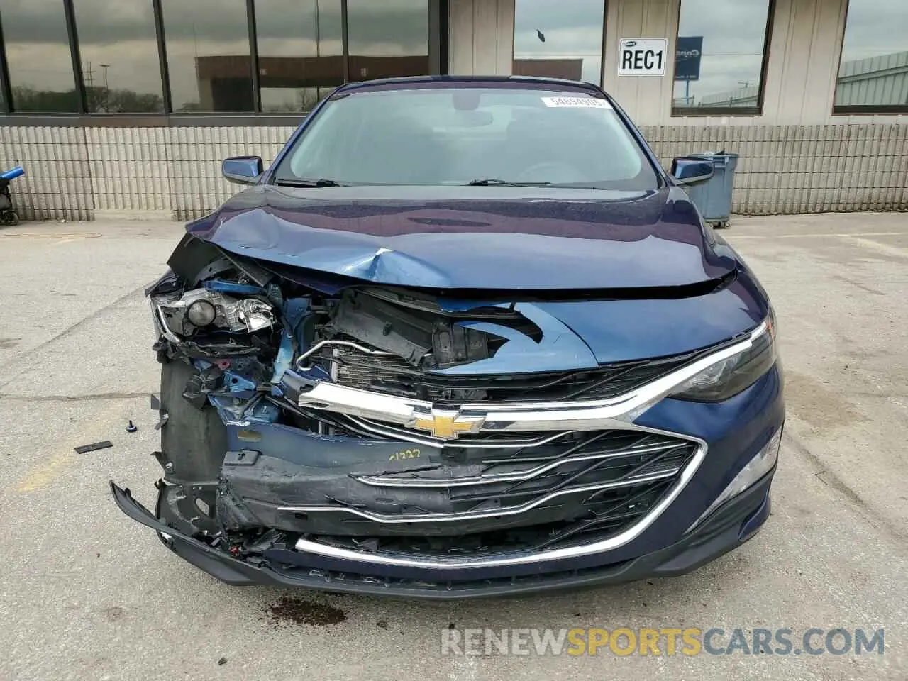 5 fotografías del automóvil dañado 1G1ZD5ST4KF189521 CHEVROLET MALIBU 2019