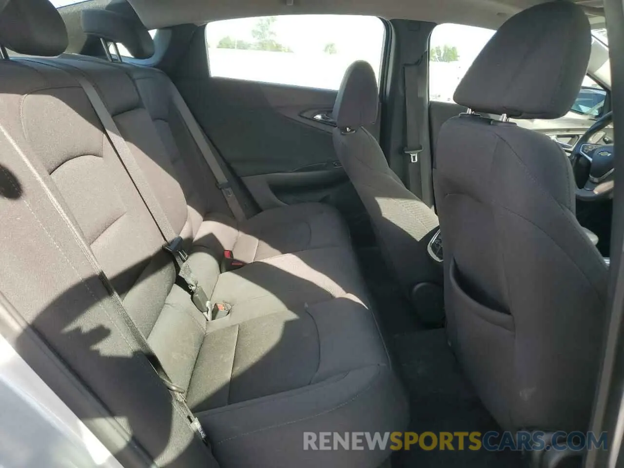 10 fotografías del automóvil dañado 1G1ZD5ST4KF223814 CHEVROLET MALIBU 2019