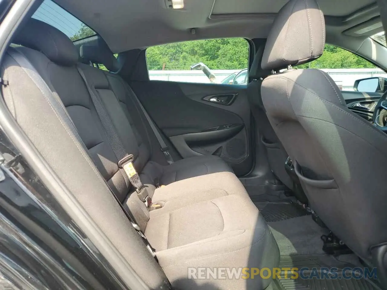 10 fotografías del automóvil dañado 1G1ZD5ST5KF110261 CHEVROLET MALIBU 2019