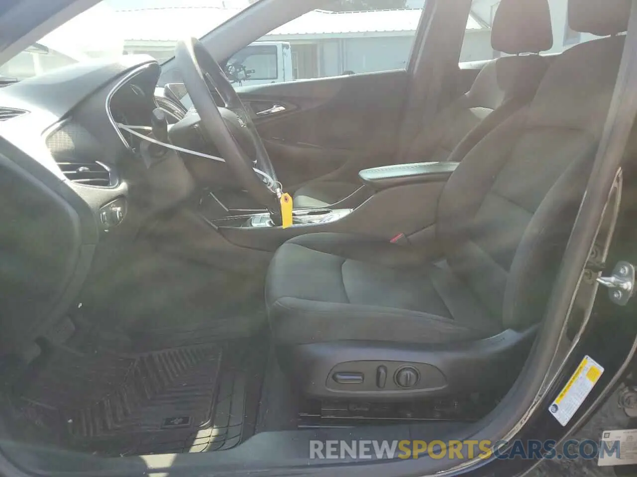 7 fotografías del automóvil dañado 1G1ZD5ST5KF110261 CHEVROLET MALIBU 2019