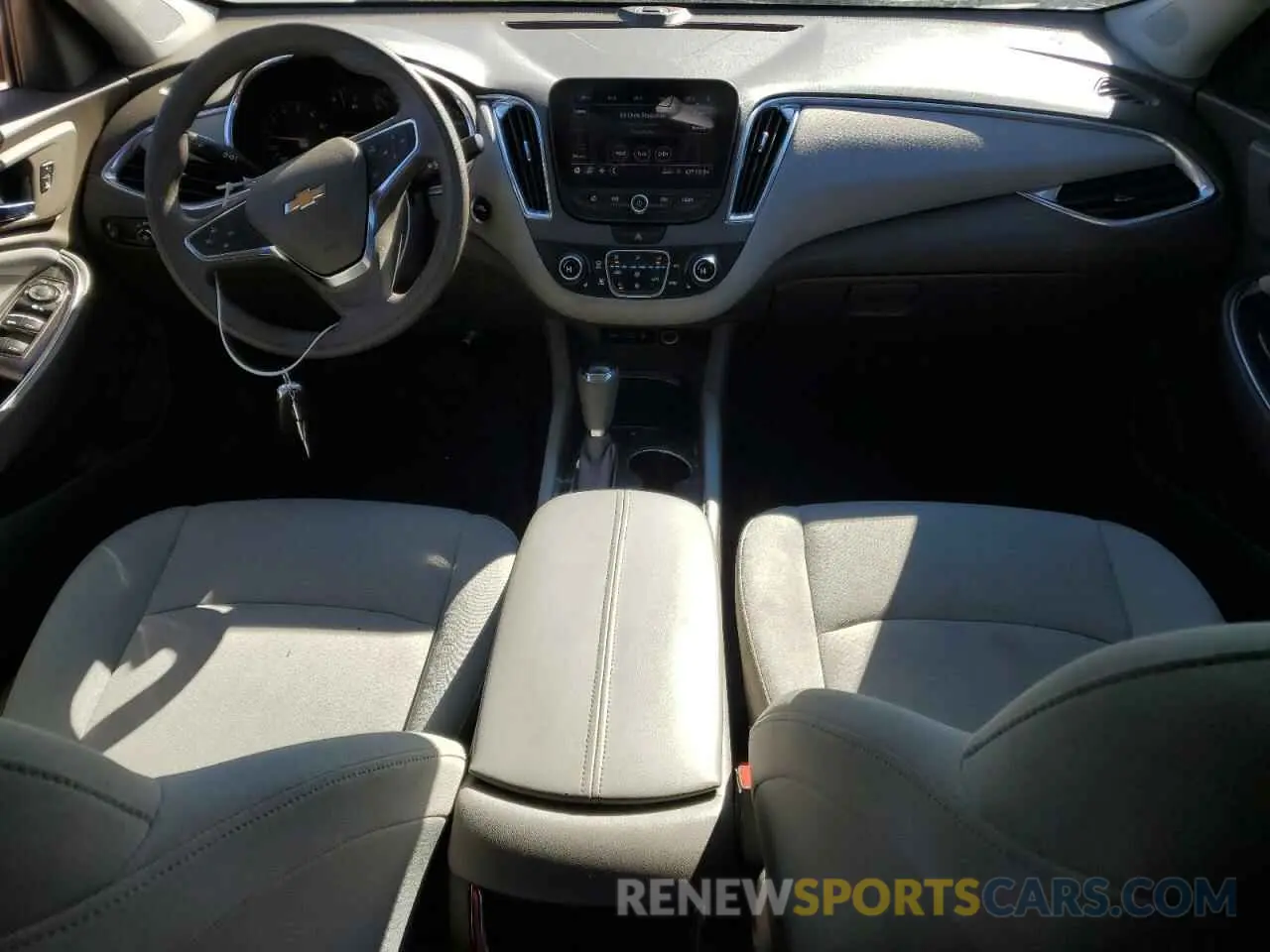 8 fotografías del automóvil dañado 1G1ZD5ST5KF122426 CHEVROLET MALIBU 2019