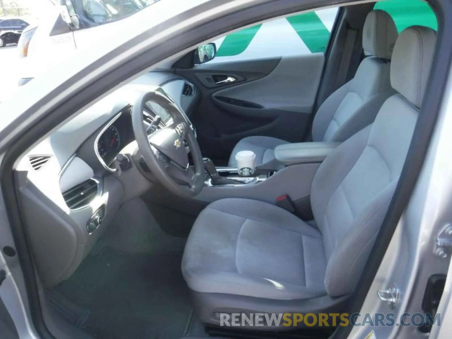 9 fotografías del automóvil dañado 1G1ZD5ST5KF132180 CHEVROLET MALIBU 2019
