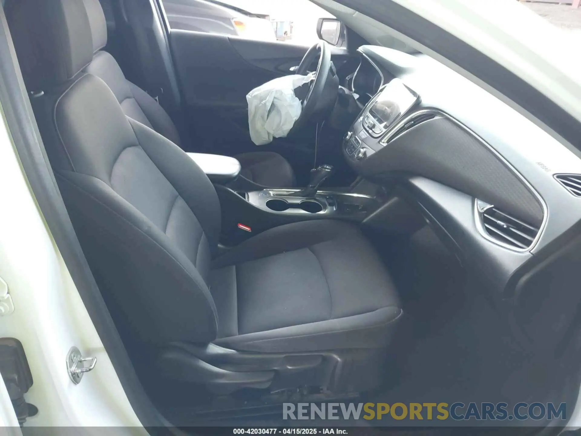 5 fotografías del automóvil dañado 1G1ZD5ST6KF136593 CHEVROLET MALIBU 2019