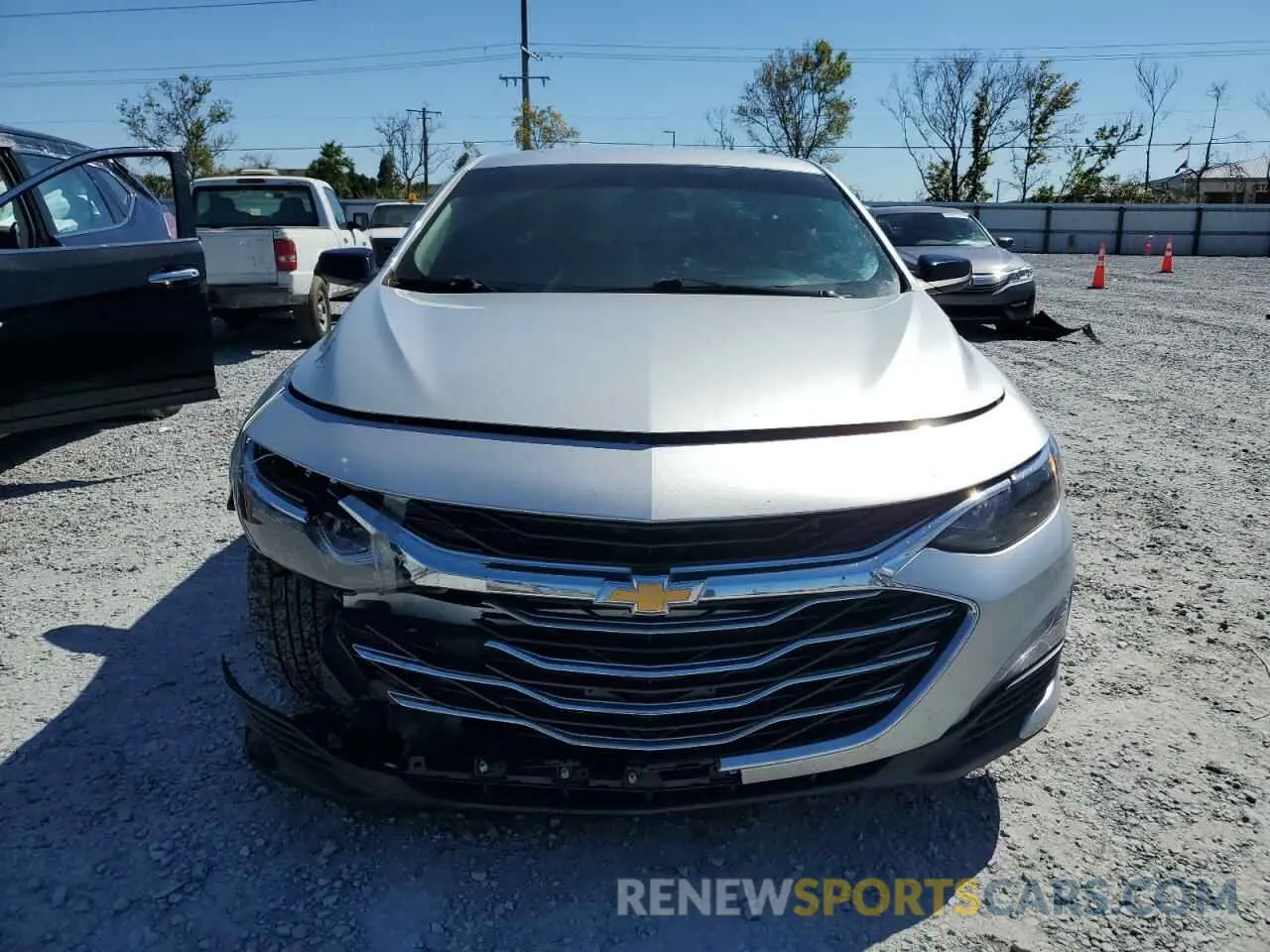 5 fotografías del automóvil dañado 1G1ZD5ST6KF164149 CHEVROLET MALIBU 2019