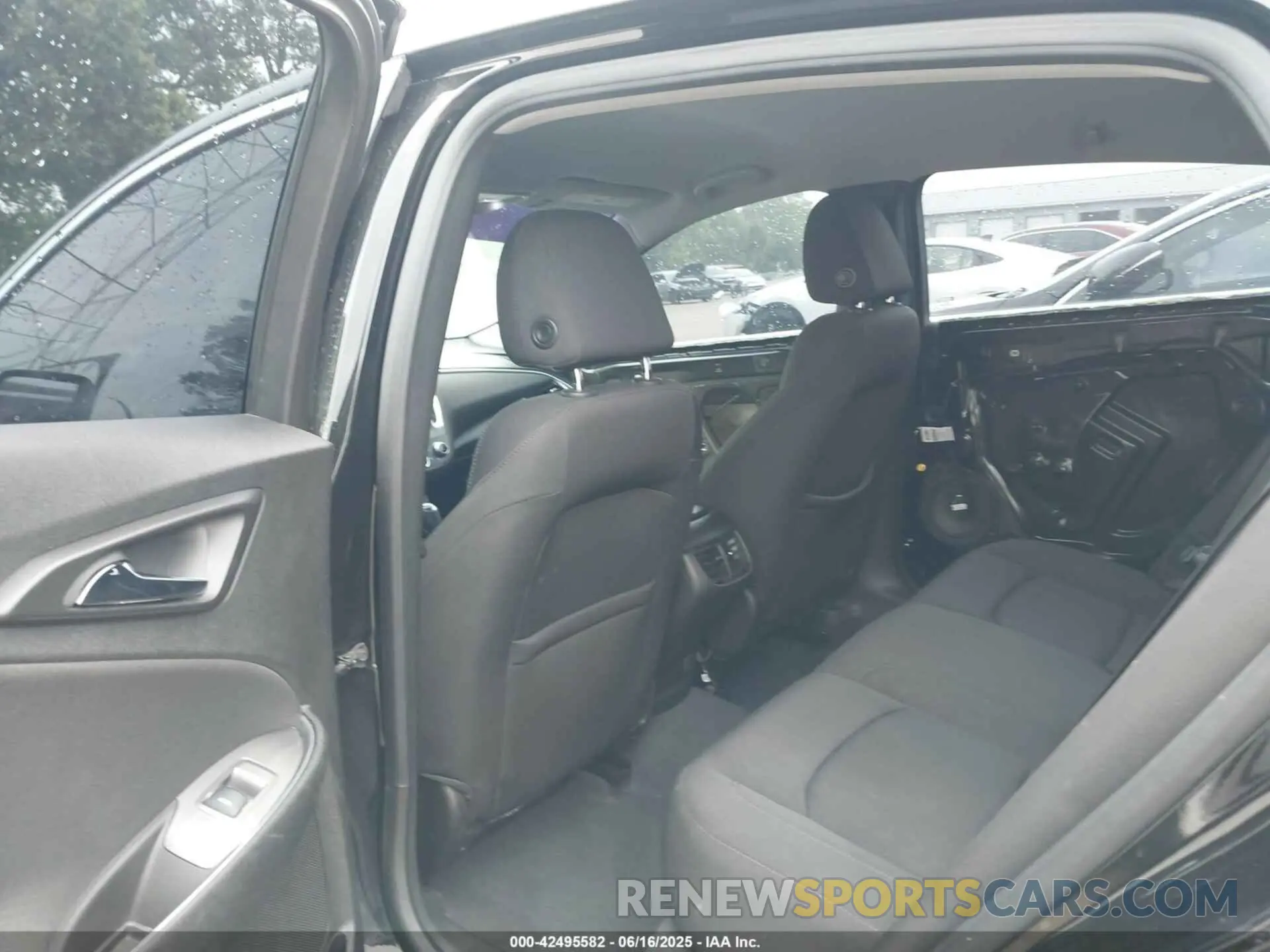 8 fotografías del automóvil dañado 1G1ZD5ST6KF172395 CHEVROLET MALIBU 2019