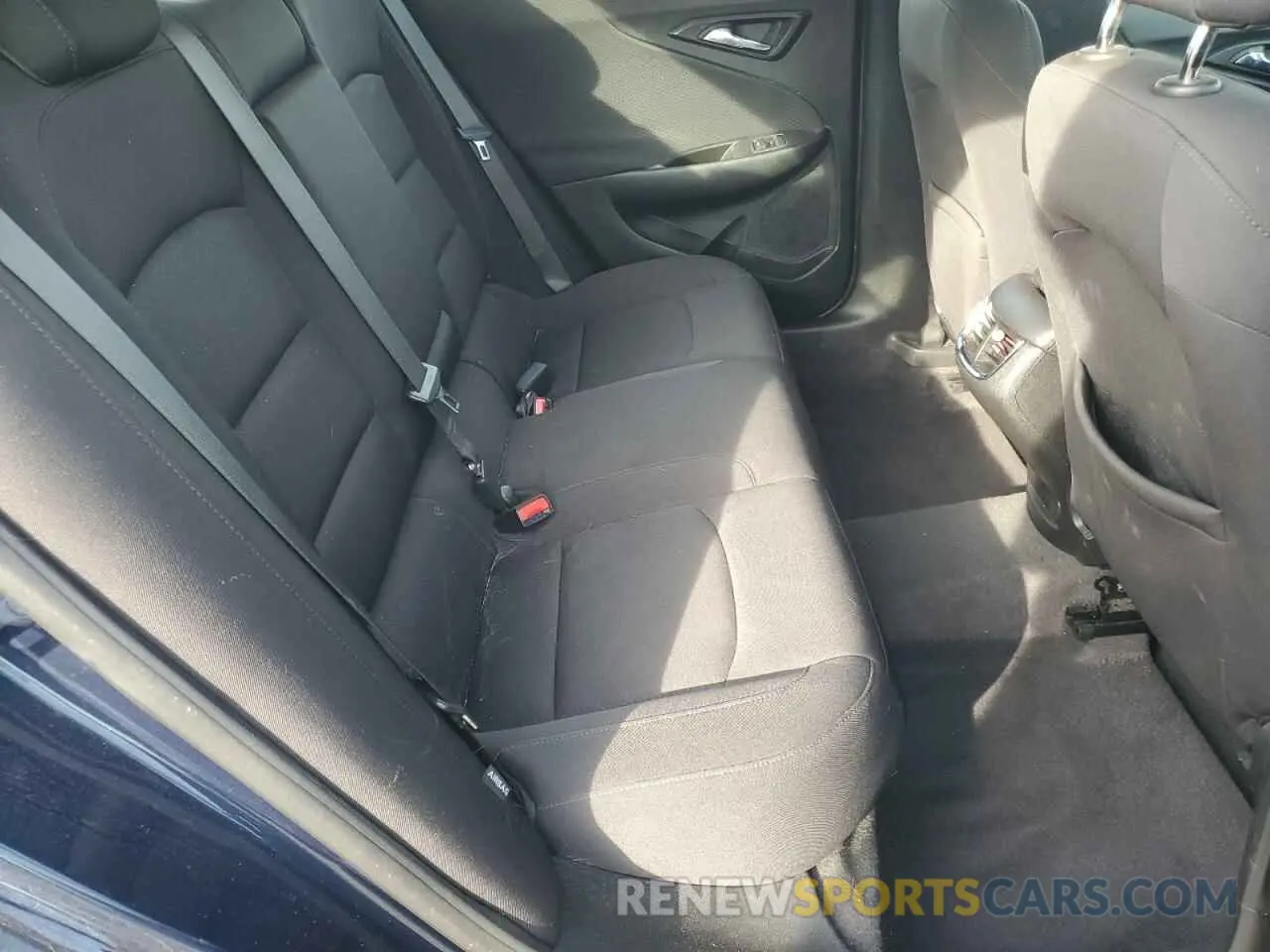 10 fotografías del automóvil dañado 1G1ZD5ST6KF208845 CHEVROLET MALIBU 2019