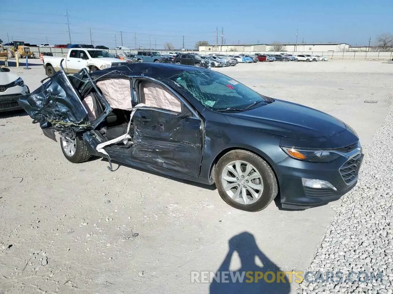 4 fotografías del automóvil dañado 1G1ZD5ST6KF209753 CHEVROLET MALIBU 2019