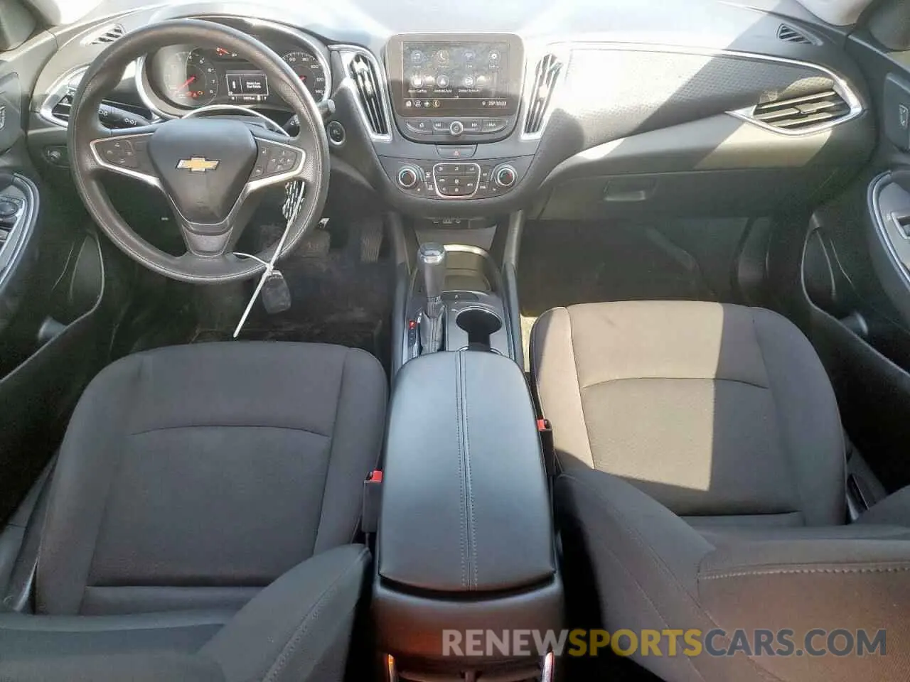 8 fotografías del automóvil dañado 1G1ZD5ST7KF171076 CHEVROLET MALIBU 2019