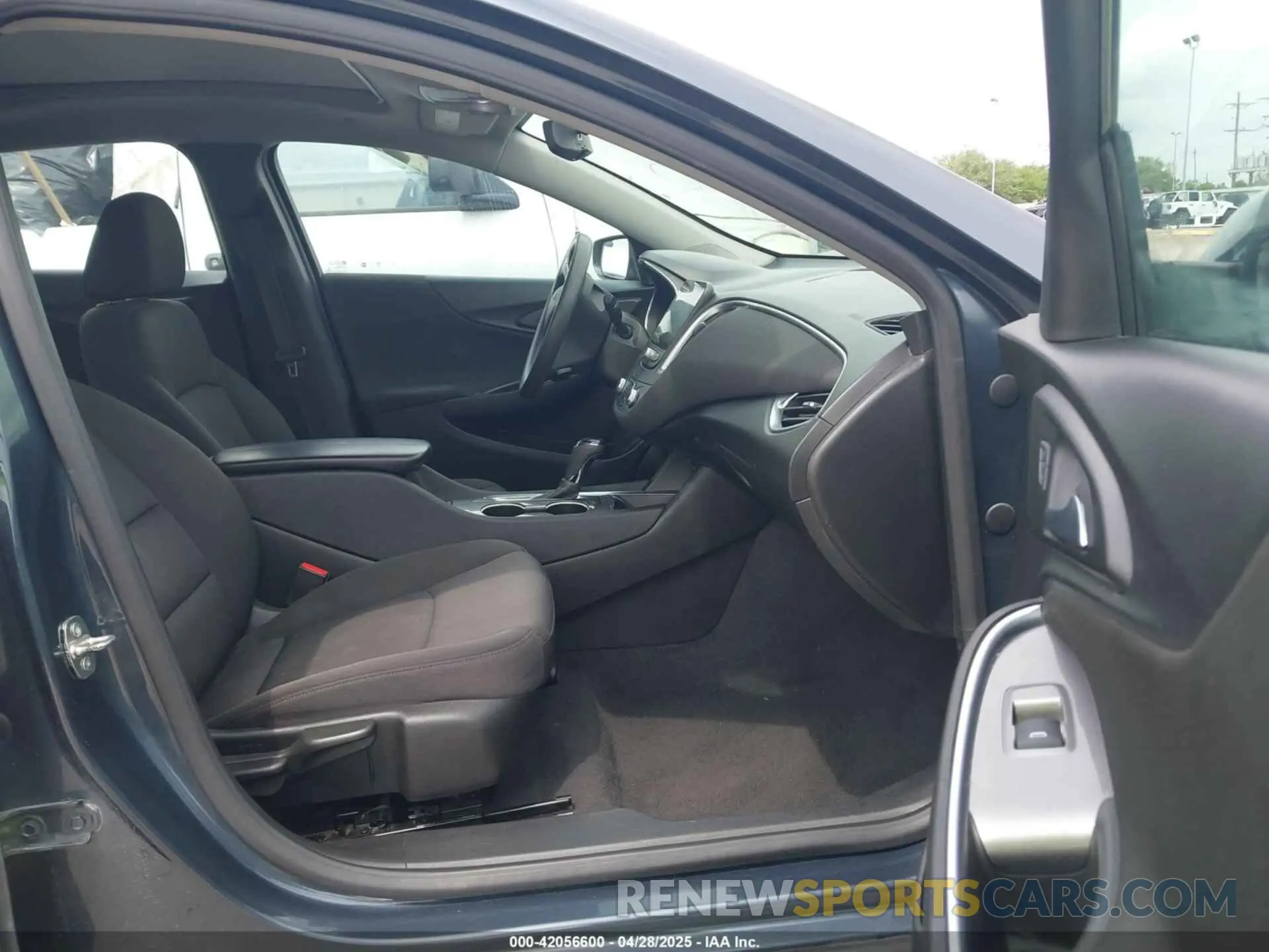 5 fotografías del automóvil dañado 1G1ZD5ST8KF107709 CHEVROLET MALIBU 2019