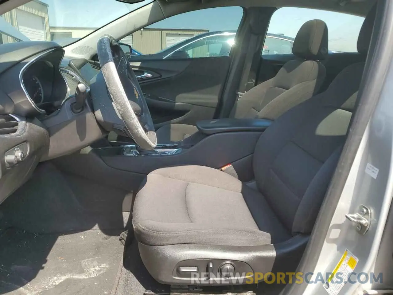 7 fotografías del automóvil dañado 1G1ZD5ST8KF110853 CHEVROLET MALIBU 2019