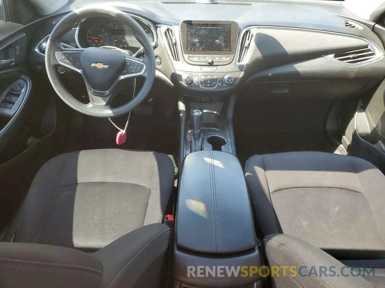 8 fotografías del automóvil dañado 1G1ZD5ST8KF110853 CHEVROLET MALIBU 2019