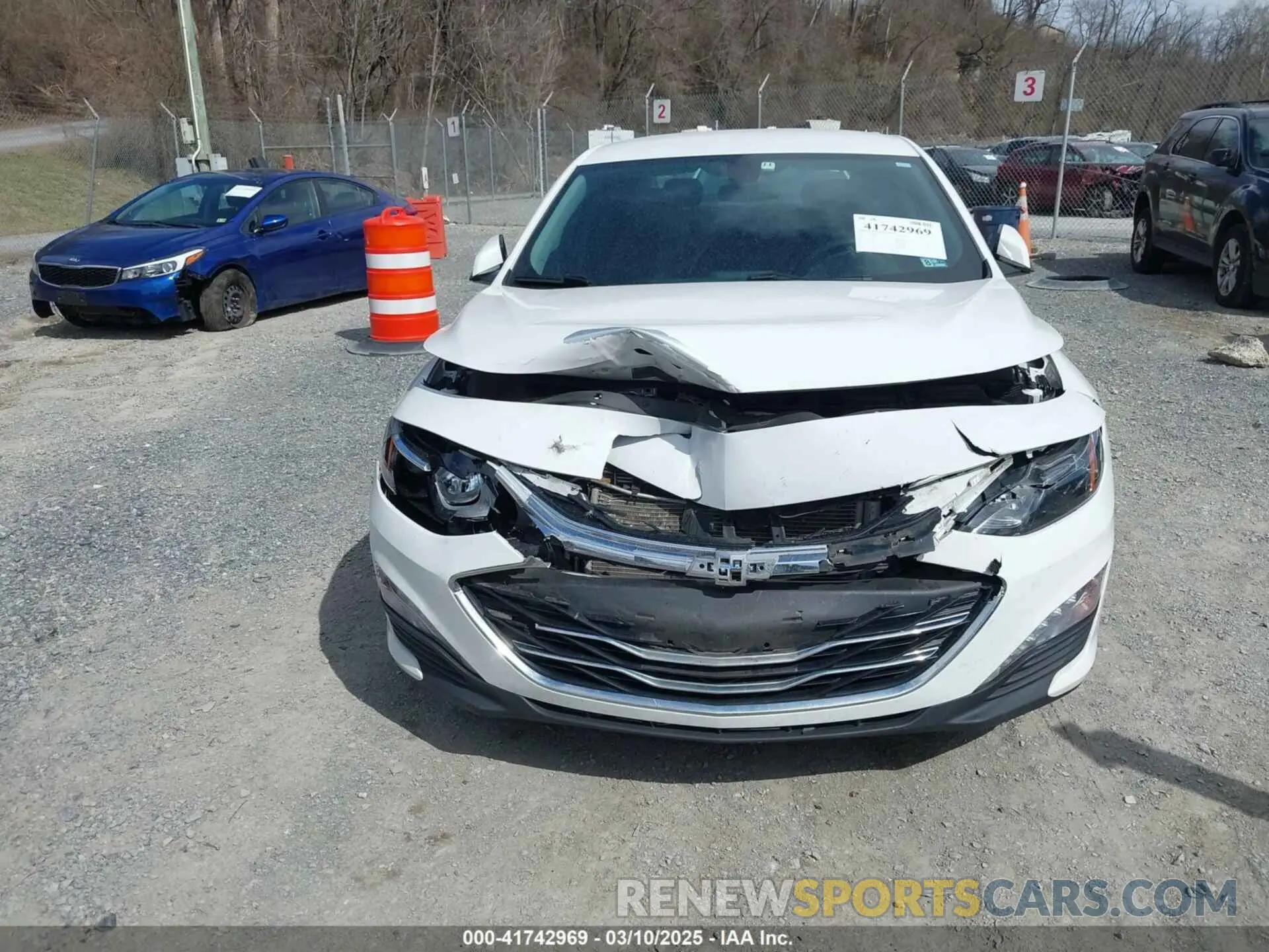 12 fotografías del automóvil dañado 1G1ZD5ST8KF155579 CHEVROLET MALIBU 2019