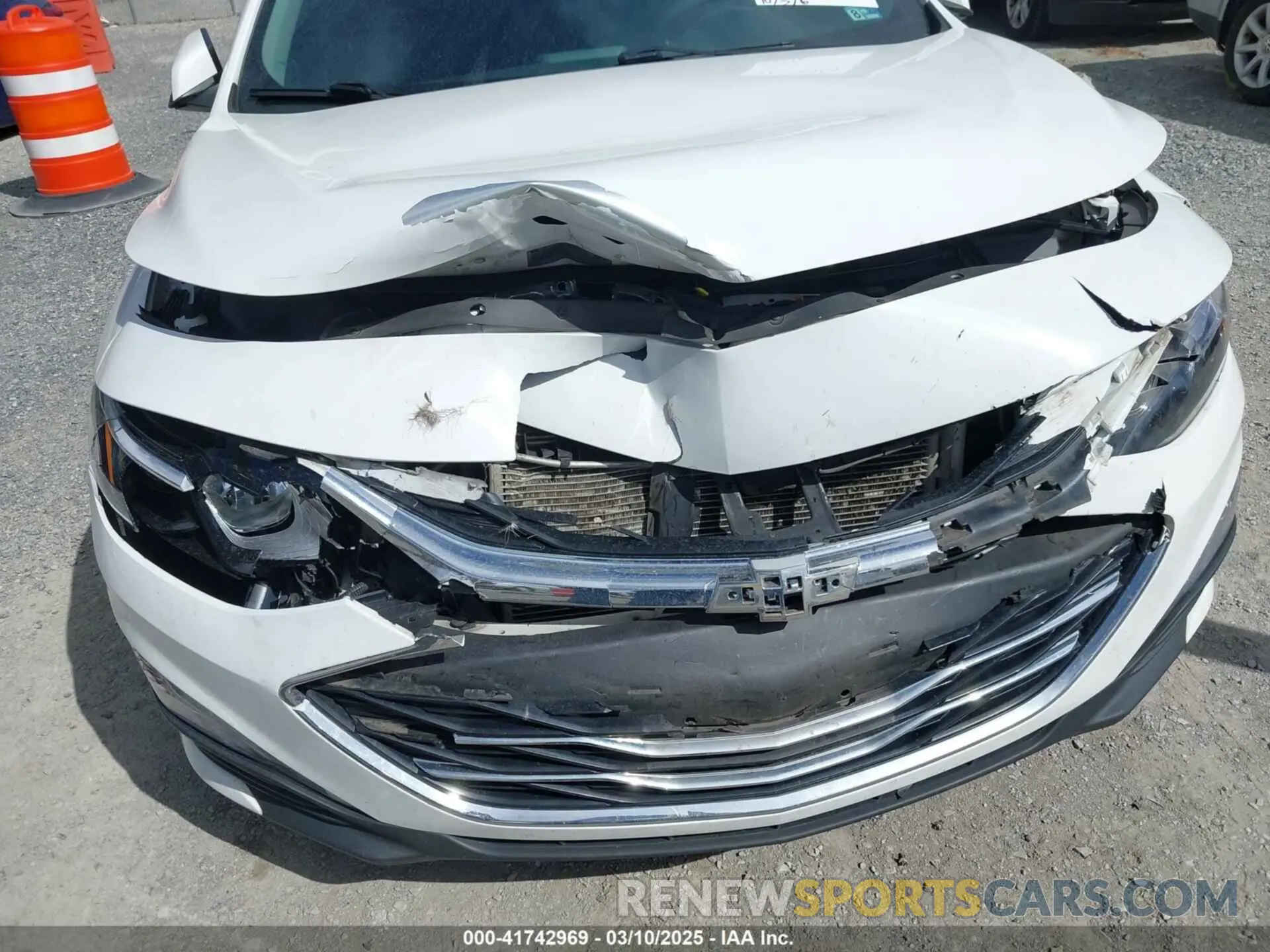 6 fotografías del automóvil dañado 1G1ZD5ST8KF155579 CHEVROLET MALIBU 2019