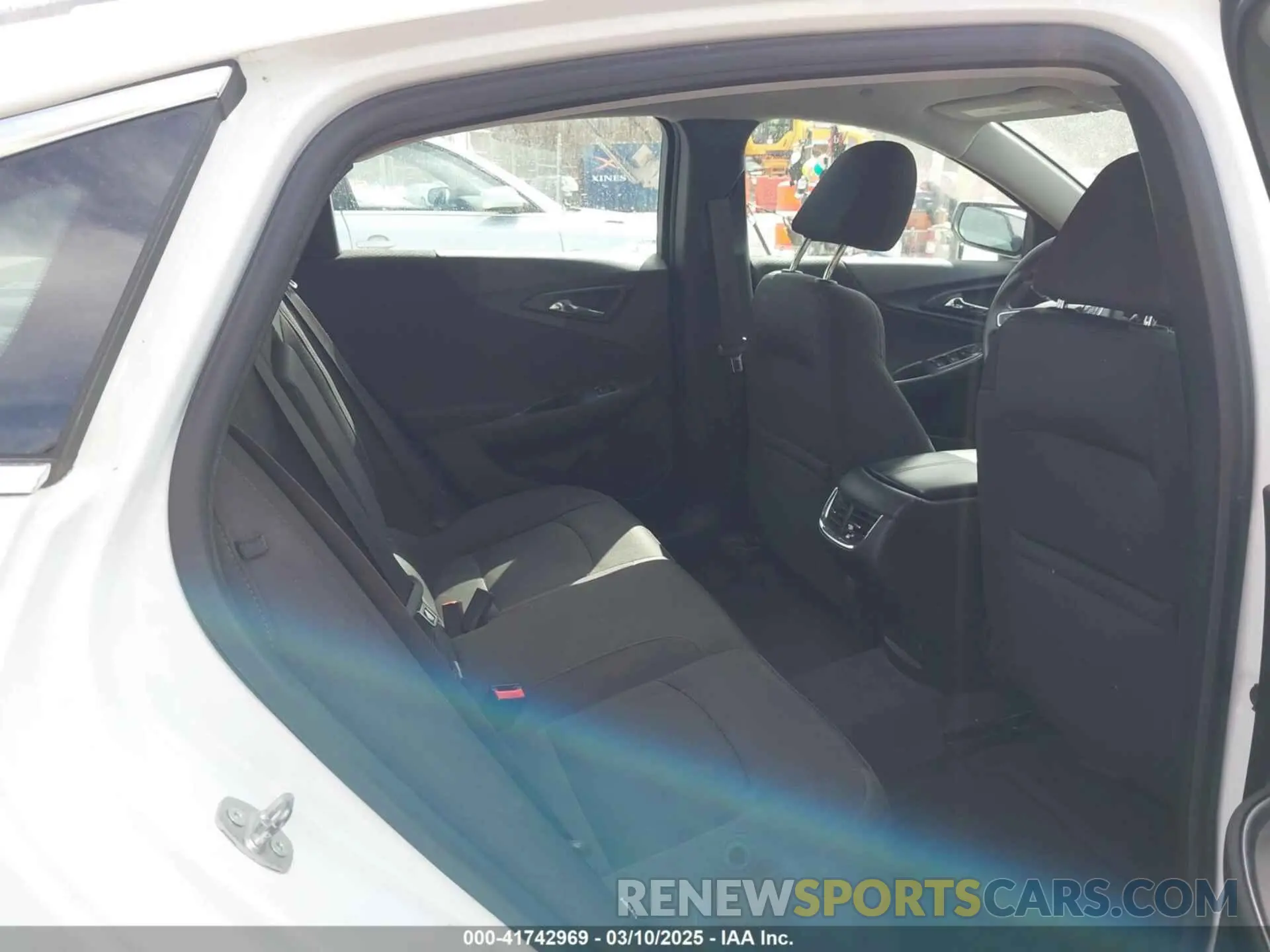 8 fotografías del automóvil dañado 1G1ZD5ST8KF155579 CHEVROLET MALIBU 2019