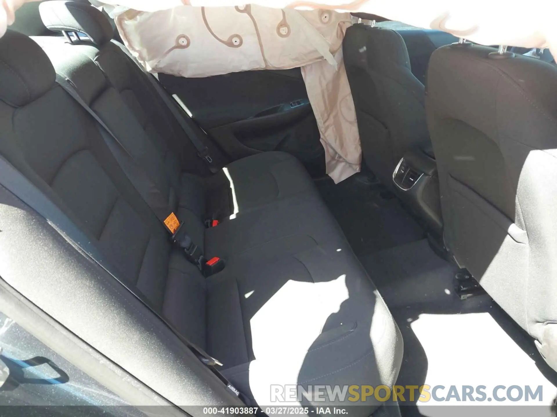 8 fotografías del automóvil dañado 1G1ZD5ST8KF159230 CHEVROLET MALIBU 2019