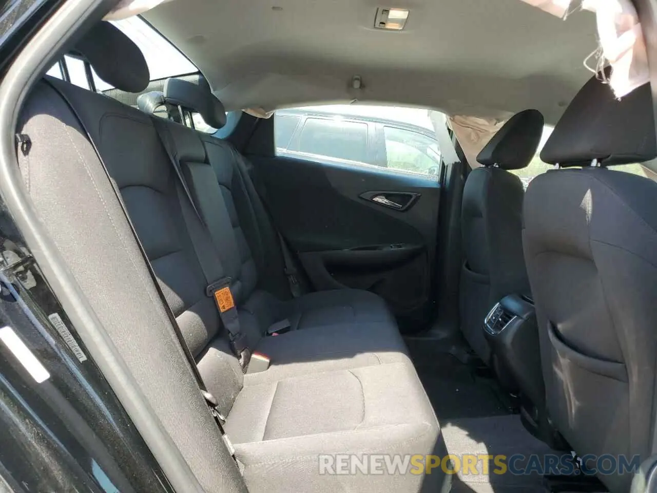 10 fotografías del automóvil dañado 1G1ZD5ST8KF164623 CHEVROLET MALIBU 2019