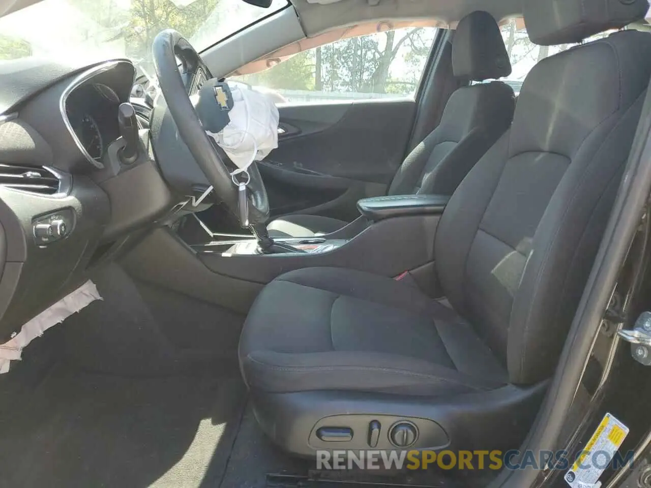 7 fotografías del automóvil dañado 1G1ZD5ST8KF164623 CHEVROLET MALIBU 2019