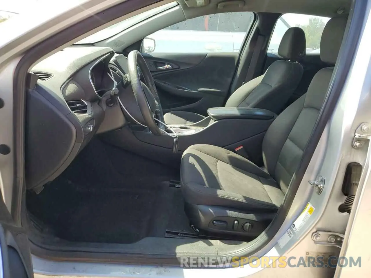7 fotografías del automóvil dañado 1G1ZD5ST9KF106729 CHEVROLET MALIBU 2019