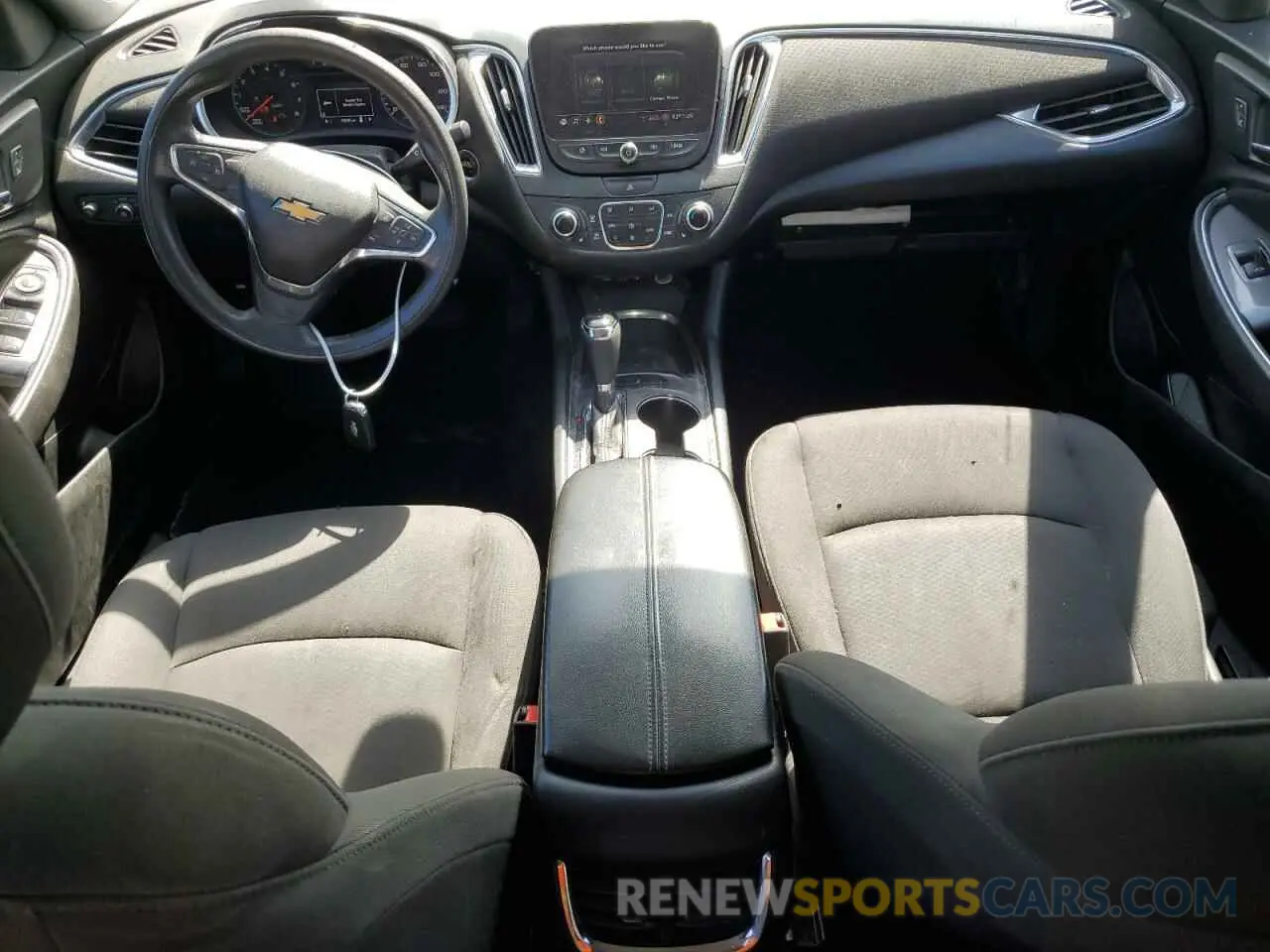 8 fotografías del automóvil dañado 1G1ZD5ST9KF106729 CHEVROLET MALIBU 2019