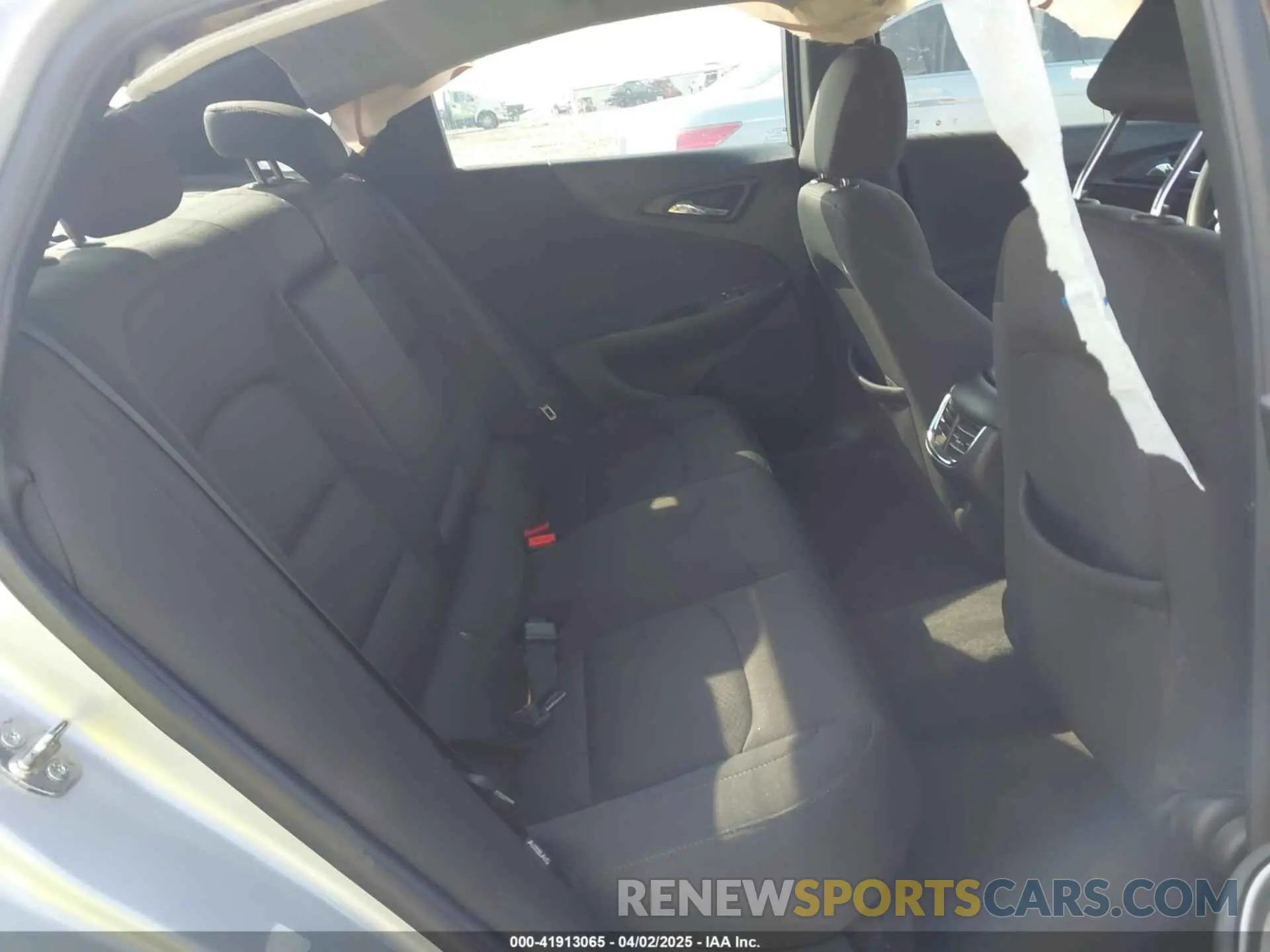 8 fotografías del automóvil dañado 1G1ZD5ST9KF107136 CHEVROLET MALIBU 2019