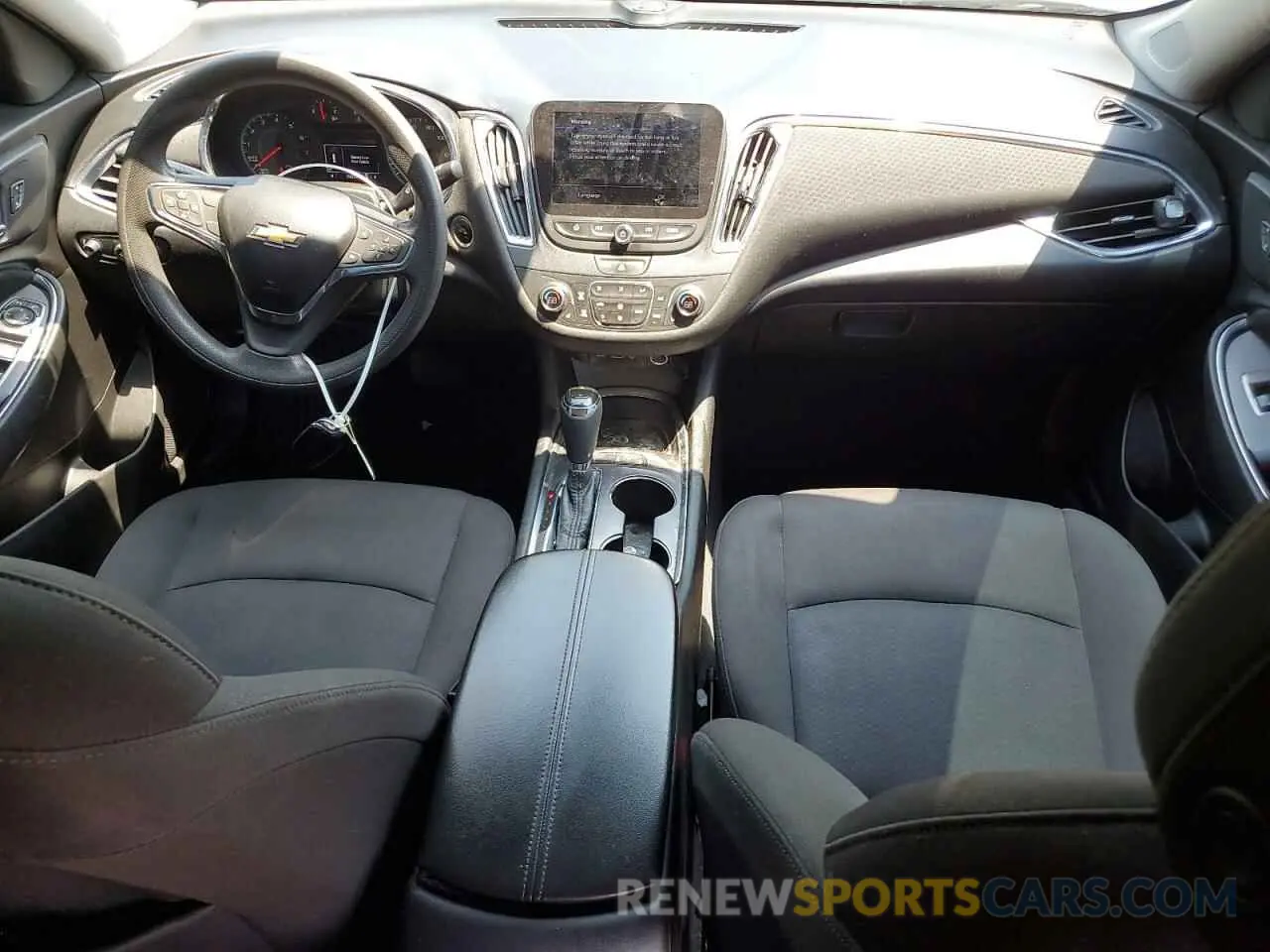 8 fotografías del automóvil dañado 1G1ZD5ST9KF122770 CHEVROLET MALIBU 2019
