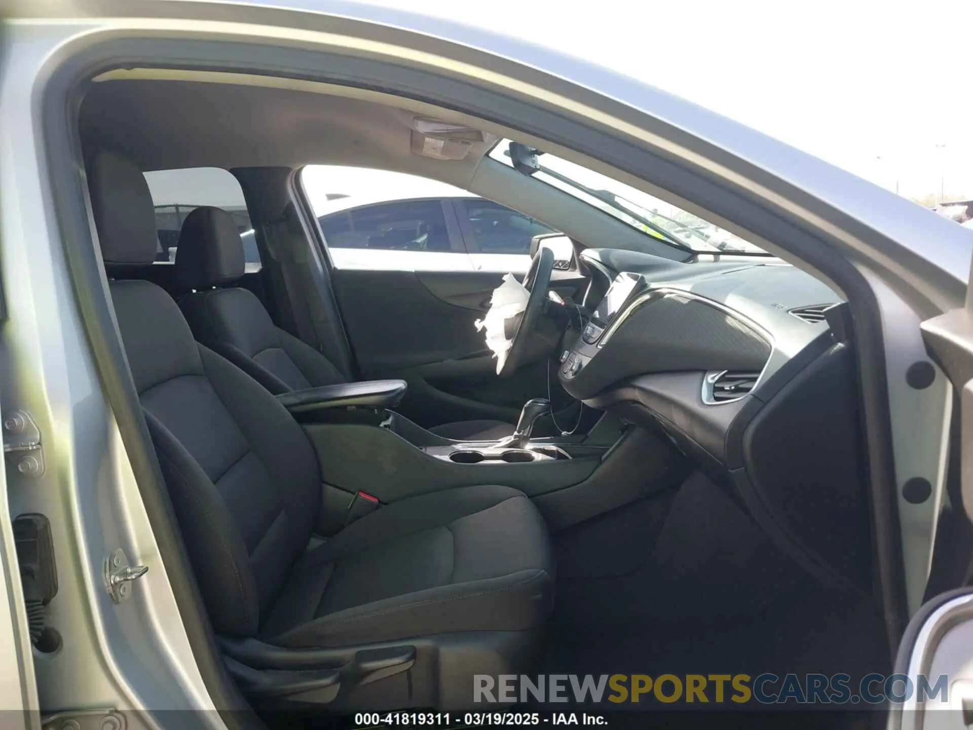 5 fotografías del automóvil dañado 1G1ZD5ST9KF160886 CHEVROLET MALIBU 2019