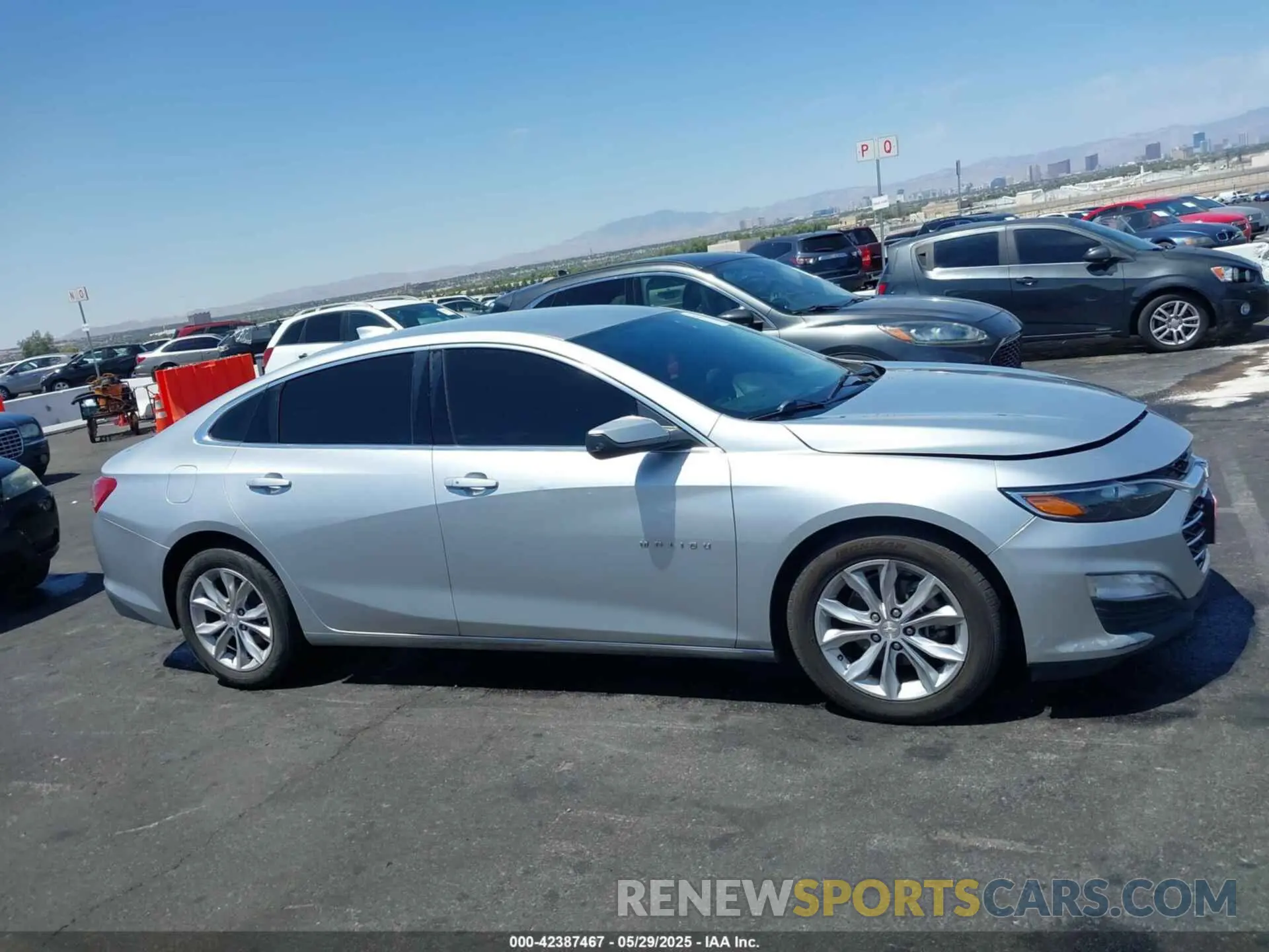 13 fotografías del automóvil dañado 1G1ZD5ST9KF160922 CHEVROLET MALIBU 2019