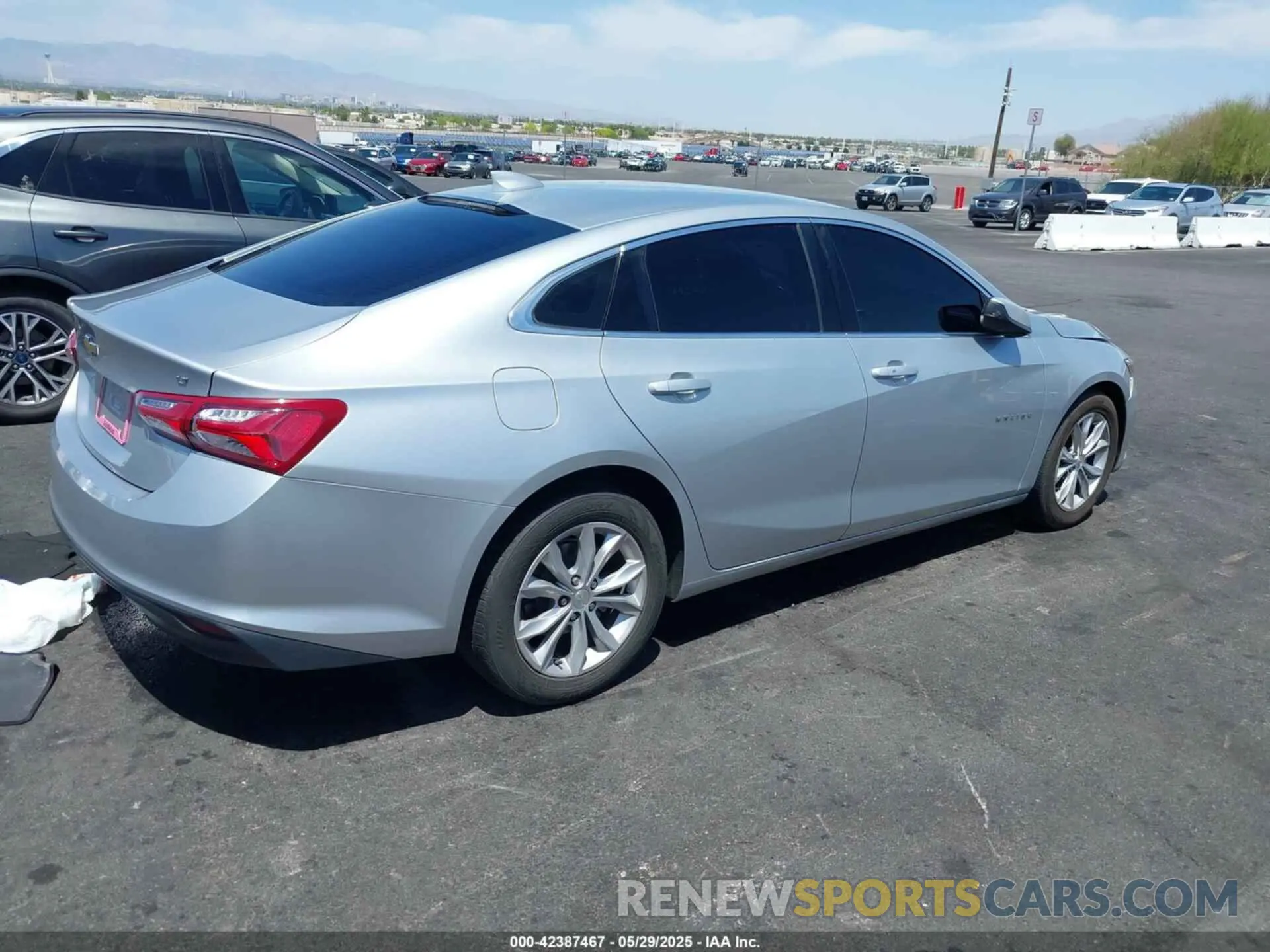 4 fotografías del automóvil dañado 1G1ZD5ST9KF160922 CHEVROLET MALIBU 2019