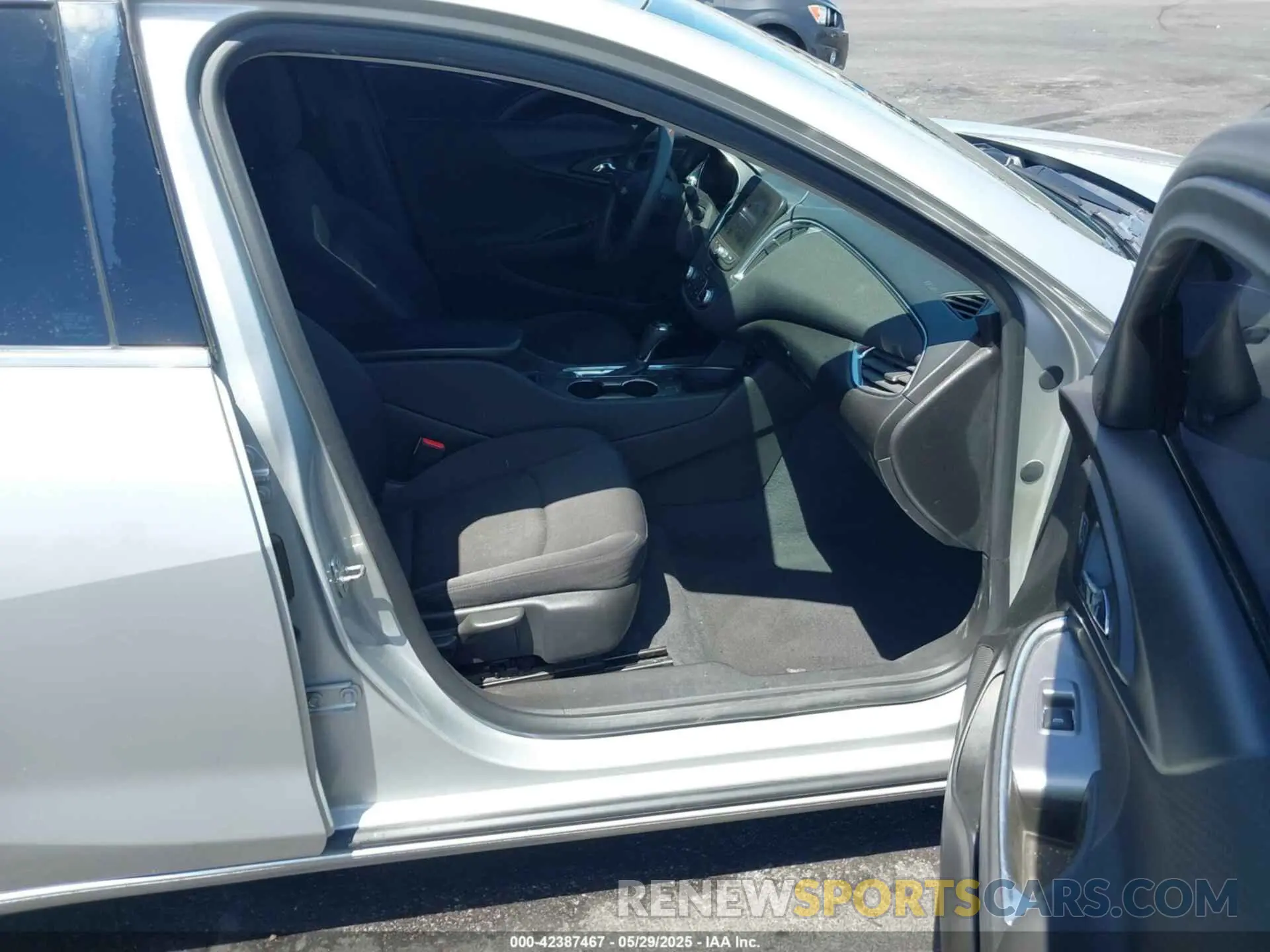 5 fotografías del automóvil dañado 1G1ZD5ST9KF160922 CHEVROLET MALIBU 2019
