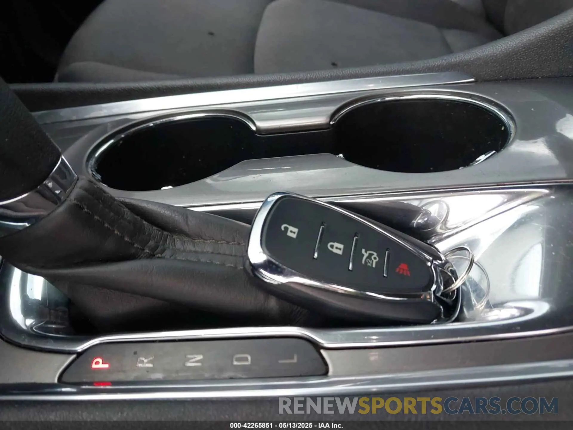 11 fotografías del automóvil dañado 1G1ZD5ST9KF162251 CHEVROLET MALIBU 2019