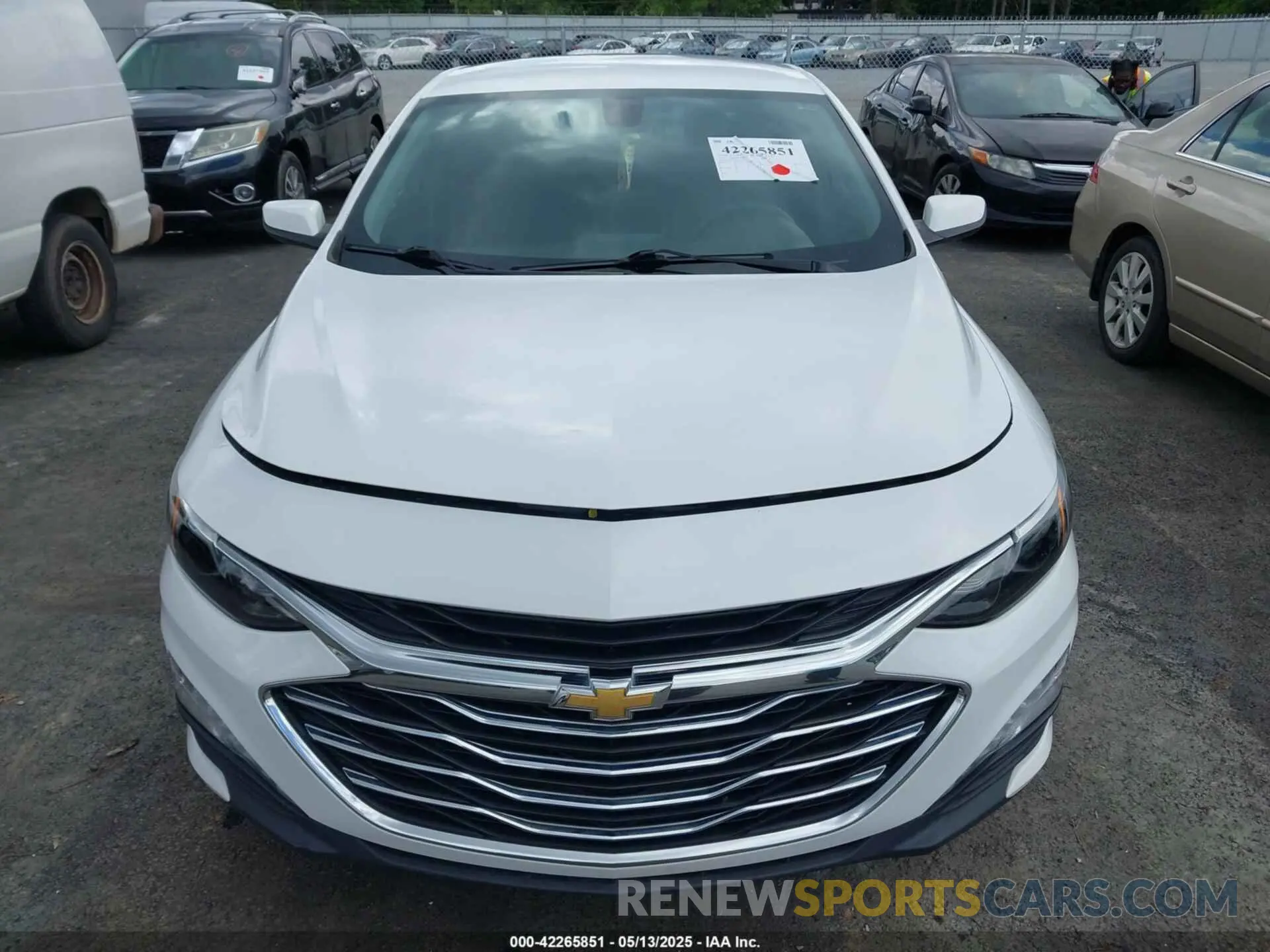 12 fotografías del automóvil dañado 1G1ZD5ST9KF162251 CHEVROLET MALIBU 2019