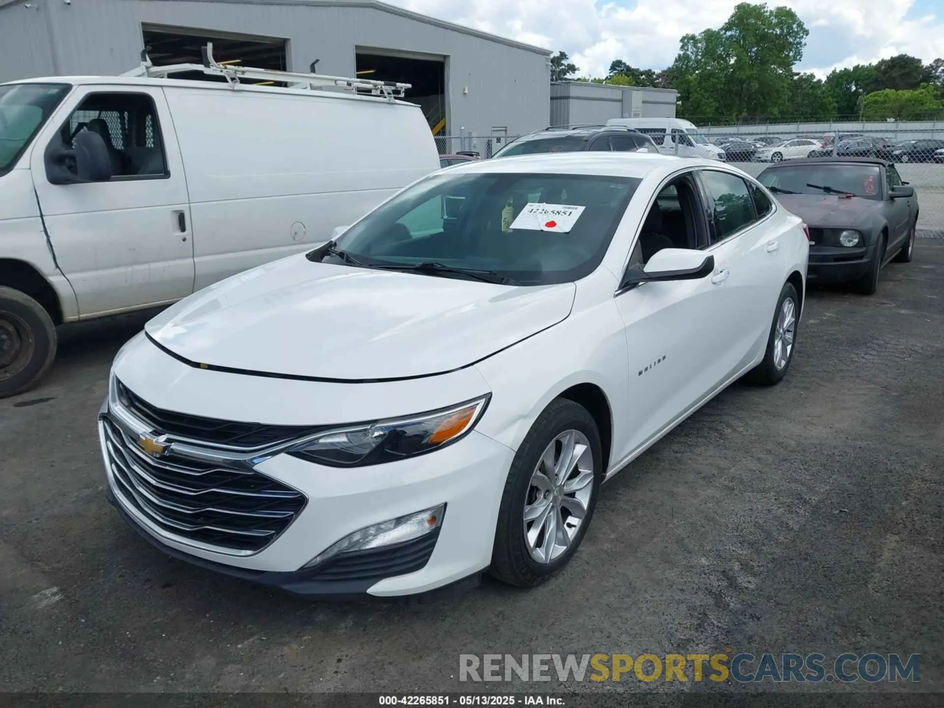 2 fotografías del automóvil dañado 1G1ZD5ST9KF162251 CHEVROLET MALIBU 2019