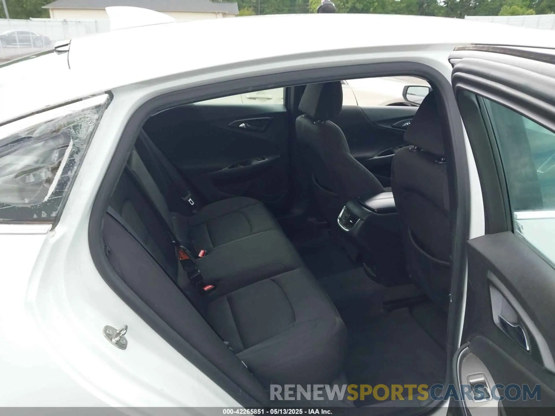8 fotografías del automóvil dañado 1G1ZD5ST9KF162251 CHEVROLET MALIBU 2019